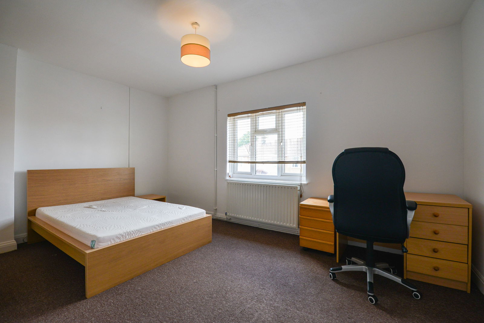 2 bed maisonette to rent in Cannon Hill Lane, London 2