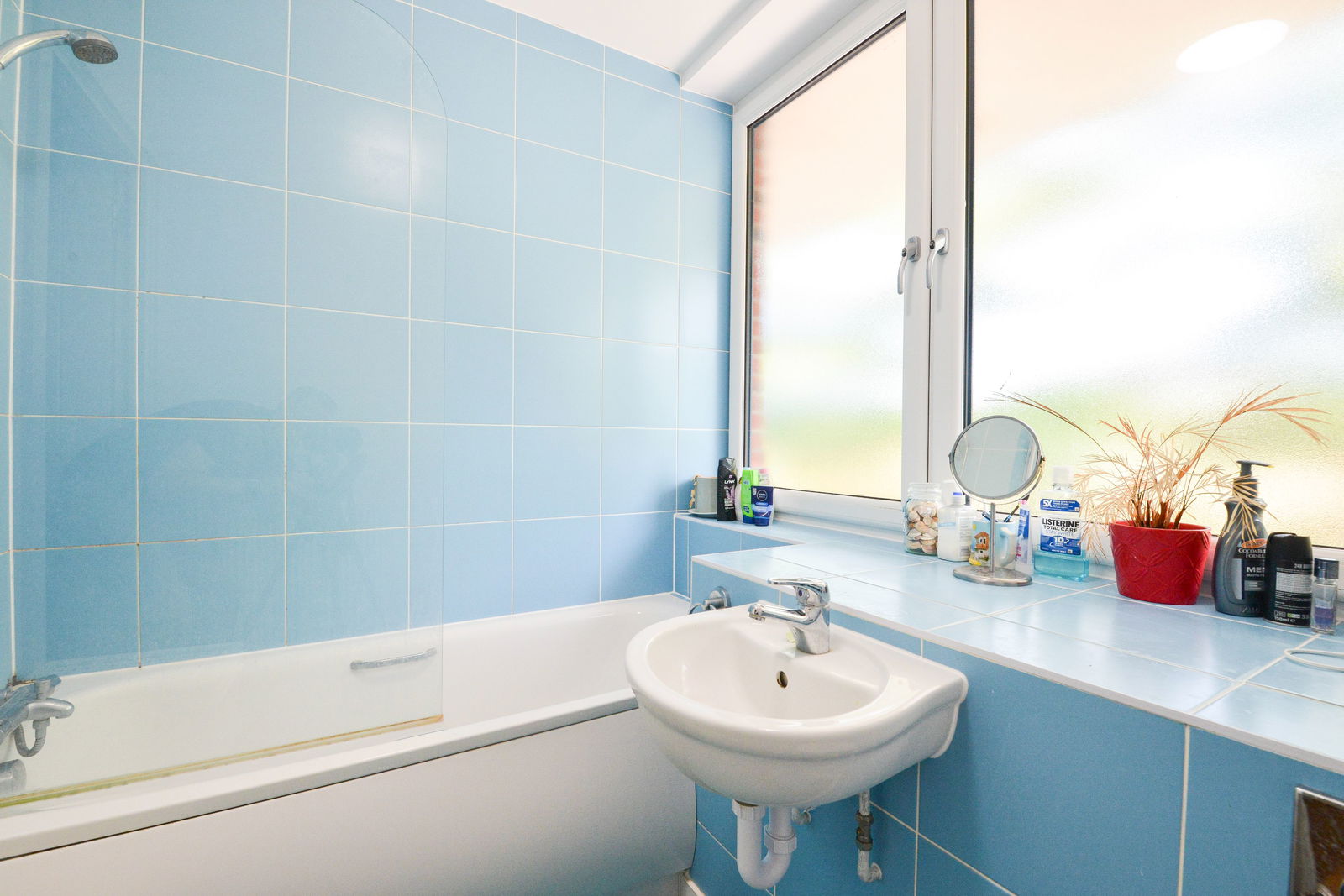 2 bed apartment to rent in Challenge Court, Leatherhead 11