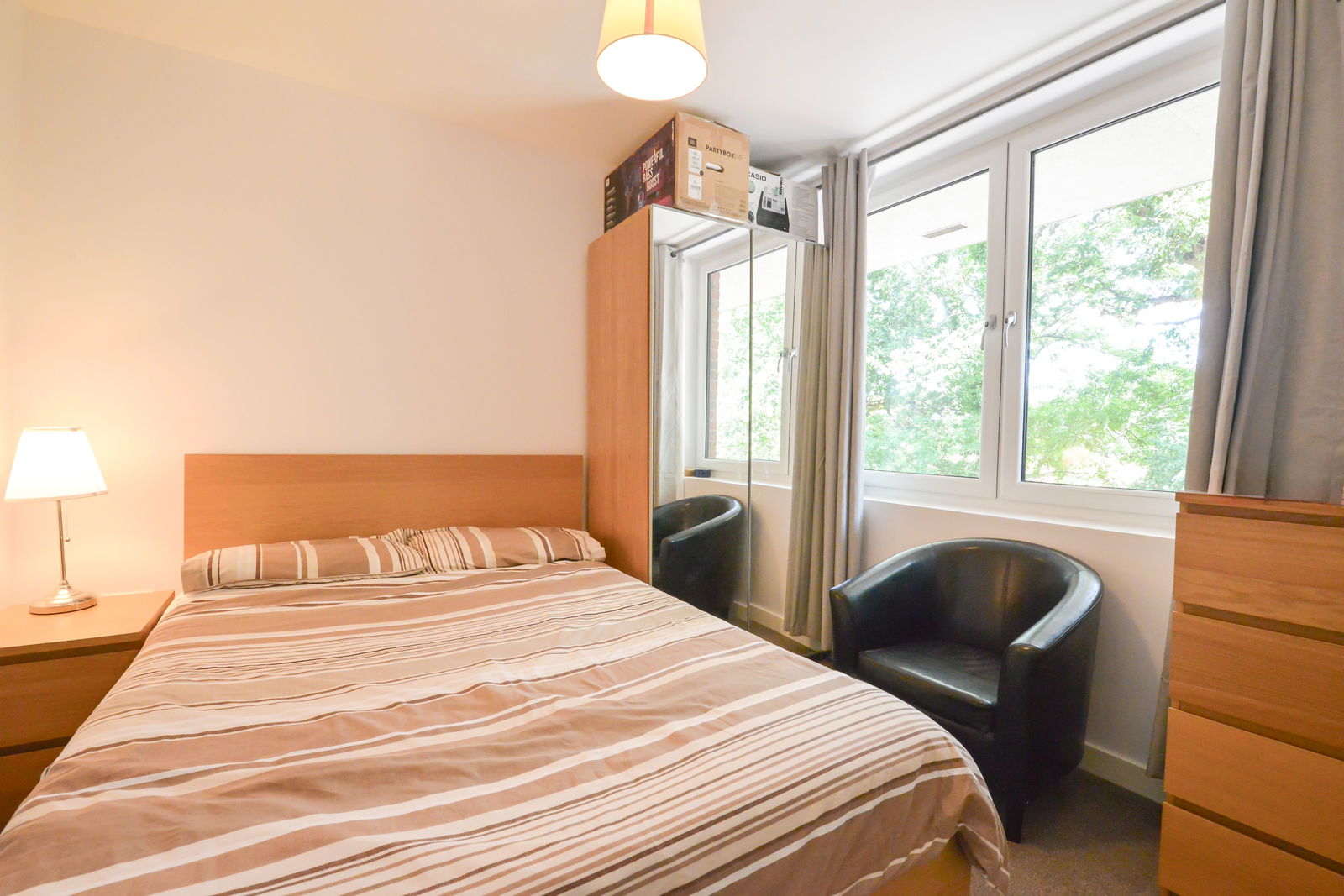 2 bed apartment to rent in Challenge Court, Leatherhead  - Property Image 8