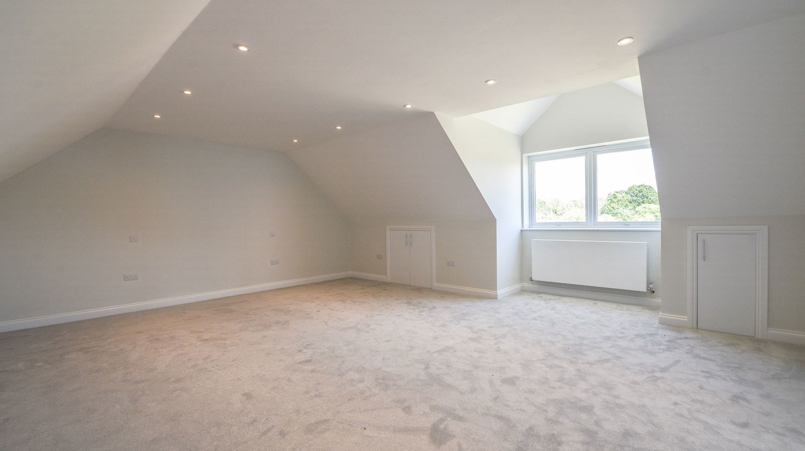 4 bed detached house to rent, Alfold 10