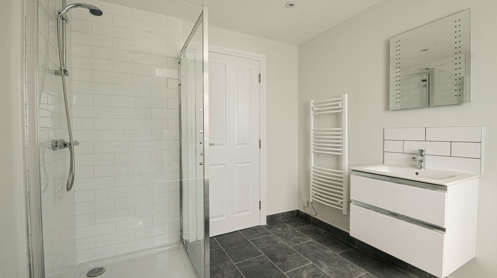 4 bed detached house to rent, Alfold 15