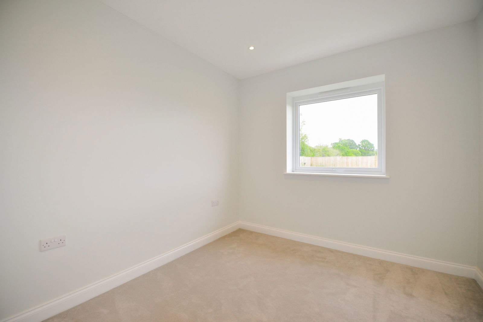 4 bed detached house to rent, Alfold 7