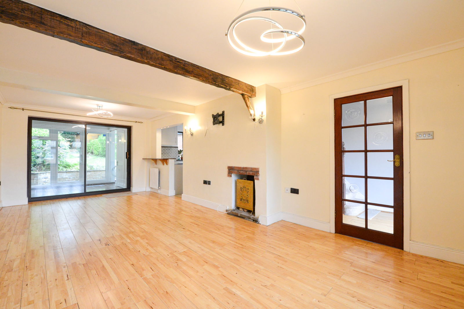 3 bed semi-detached house to rent in Newenham Road, Leatherhead  - Property Image 3