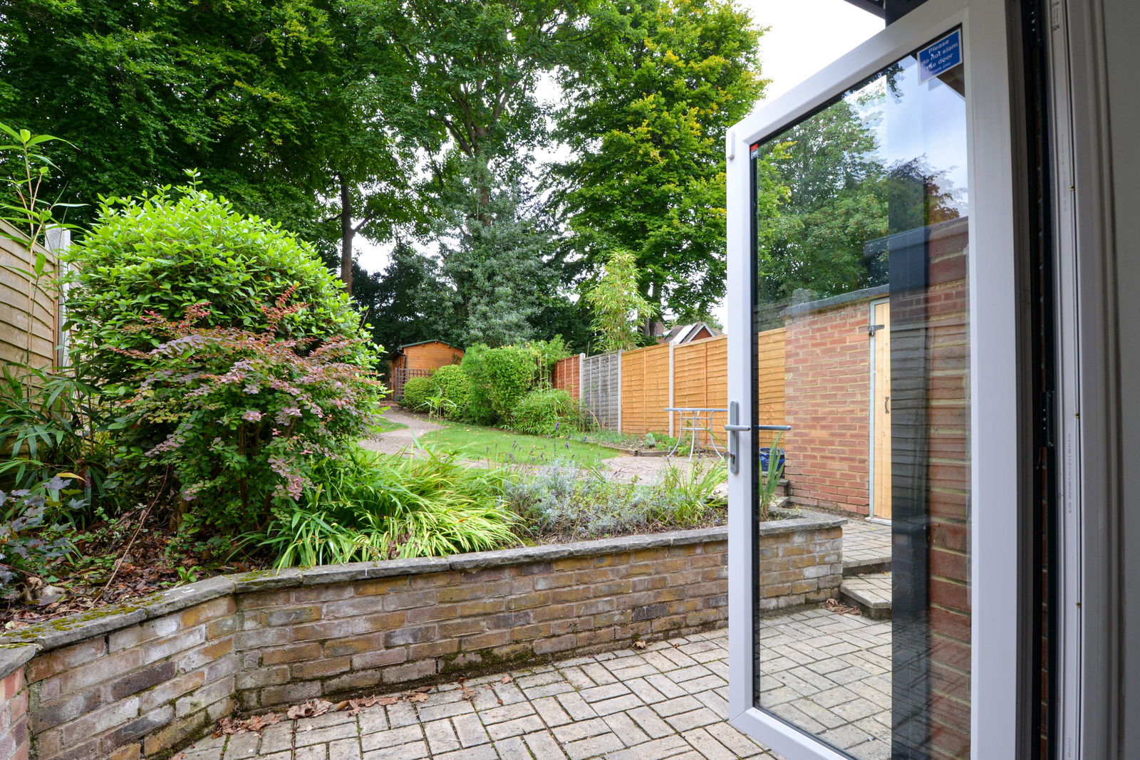 3 bed semi-detached house to rent in Newenham Road, Leatherhead 15