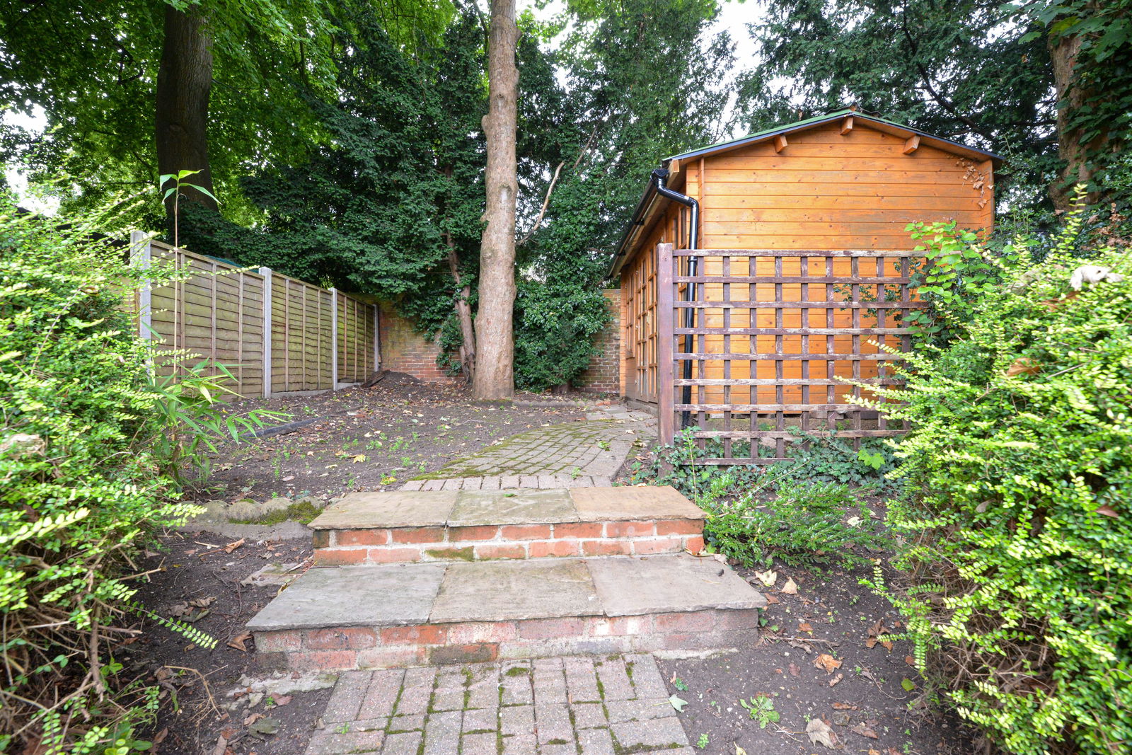 3 bed semi-detached house to rent in Newenham Road, Leatherhead  - Property Image 18