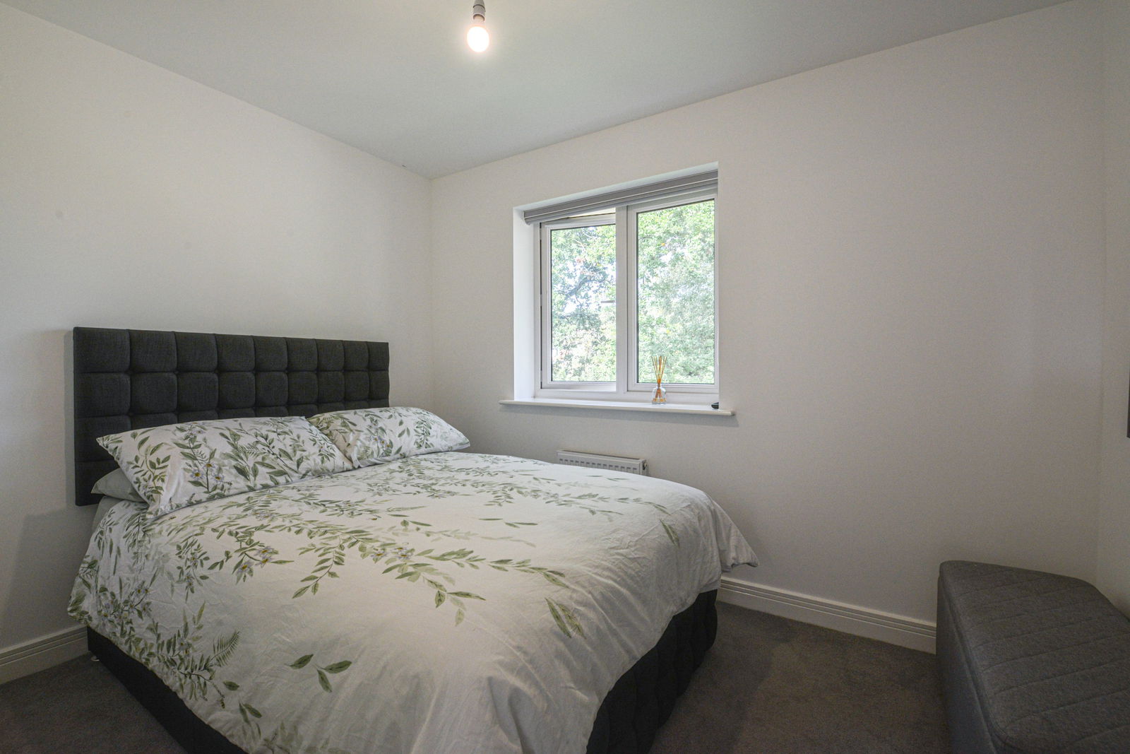 4 bed detached house to rent, Guildford 15