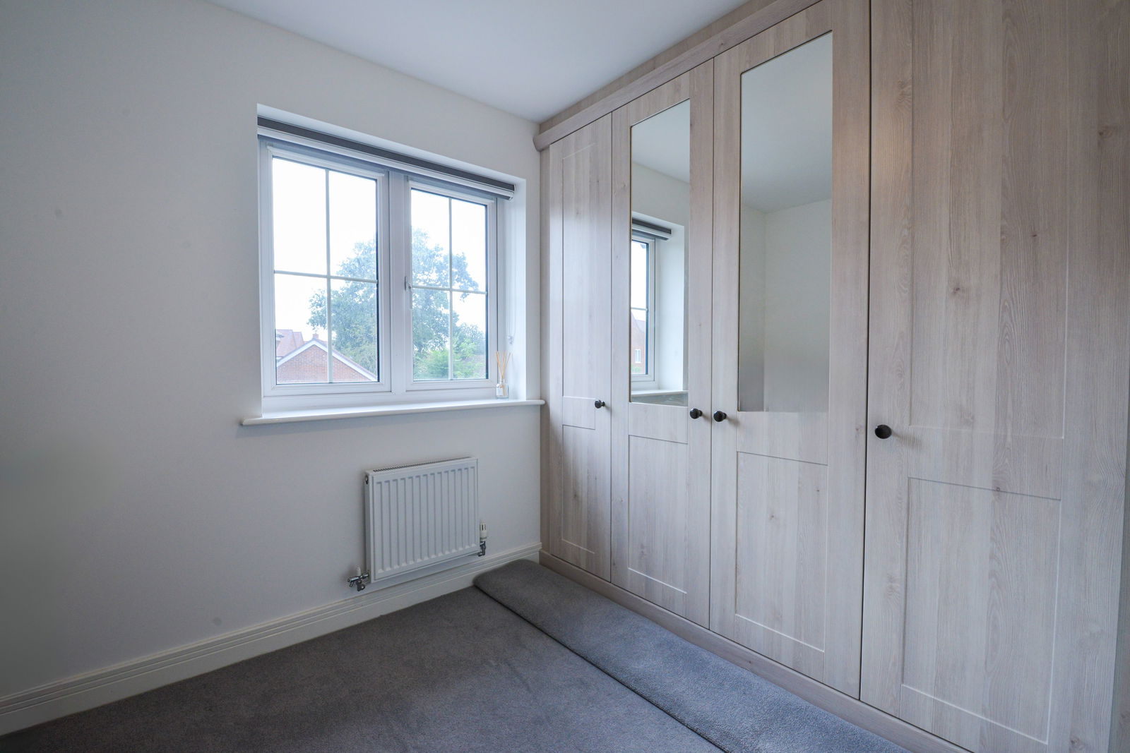 4 bed detached house to rent, Guildford 16