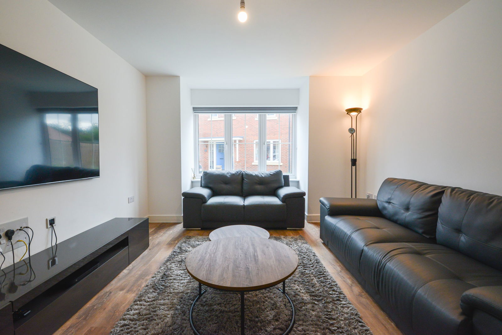 4 bed detached house to rent, Guildford 5