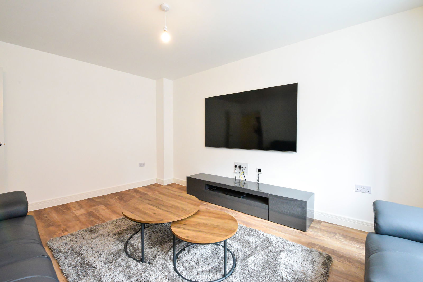 4 bed detached house to rent, Guildford 7