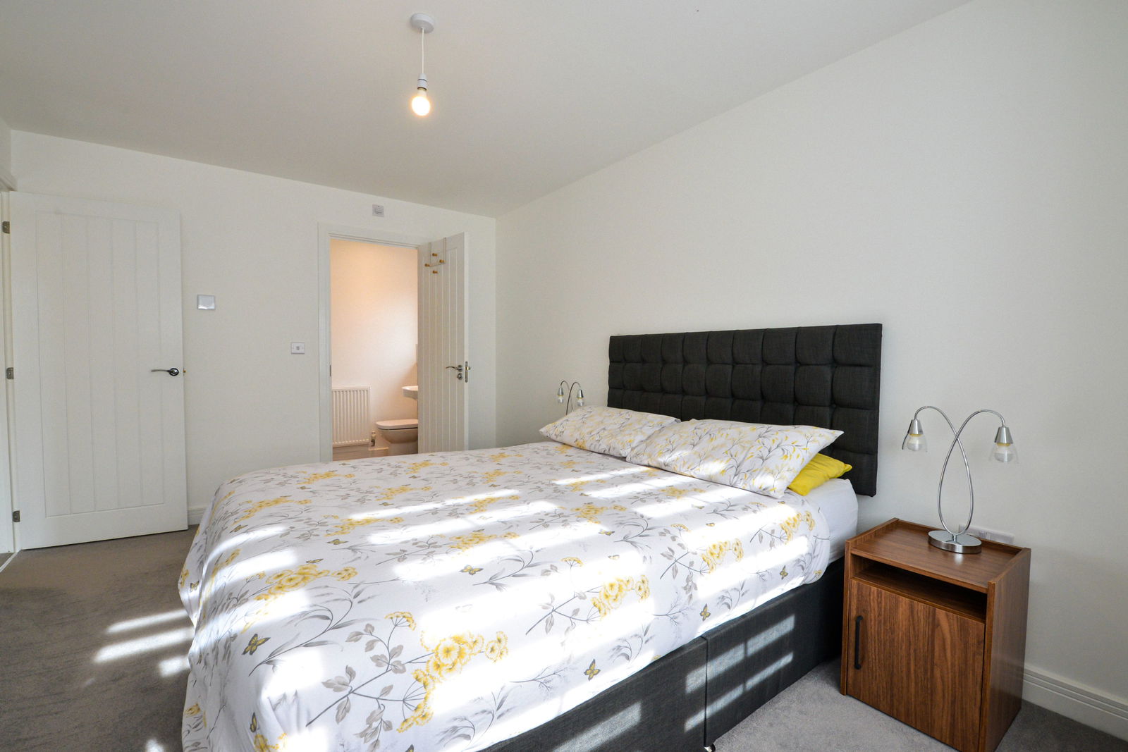 4 bed detached house to rent, Guildford 13