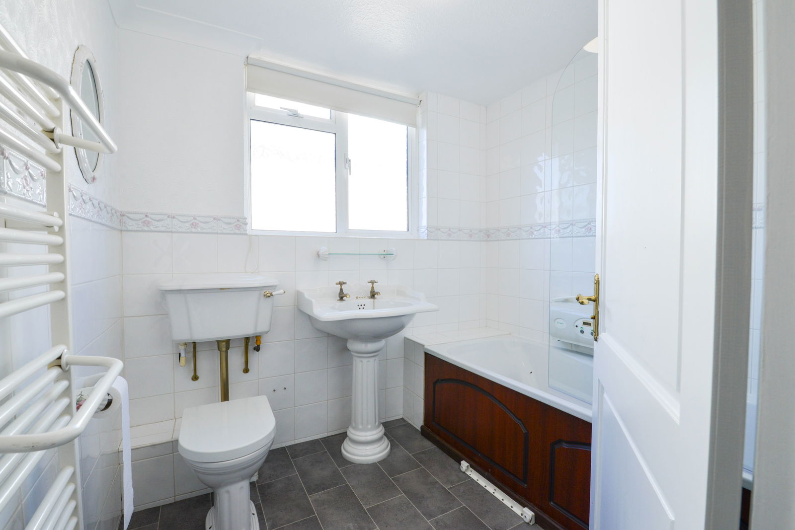 5 bed detached house to rent in Guildford Road, Leatherhead 17