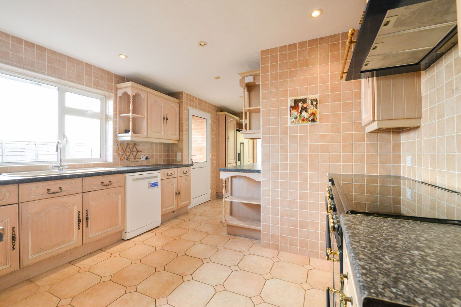 5 bed detached house to rent in Guildford Road, Leatherhead  - Property Image 8