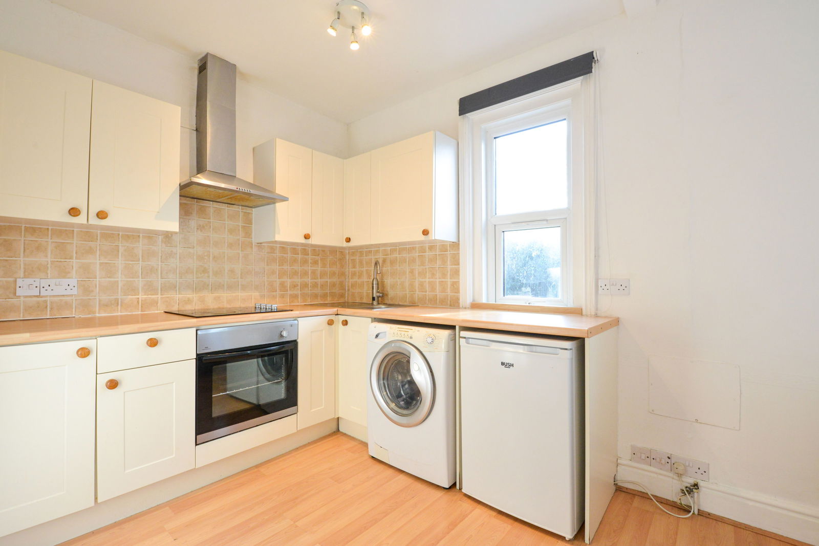 Studio flat to rent in York Road, Guildford  - Property Image 5