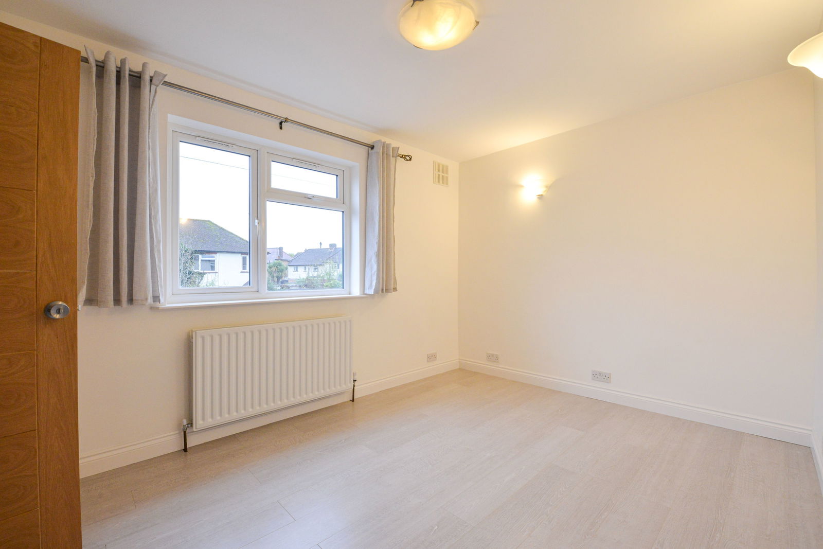 4 bed end of terrace house to rent in Canterbury Road, Guildford 9