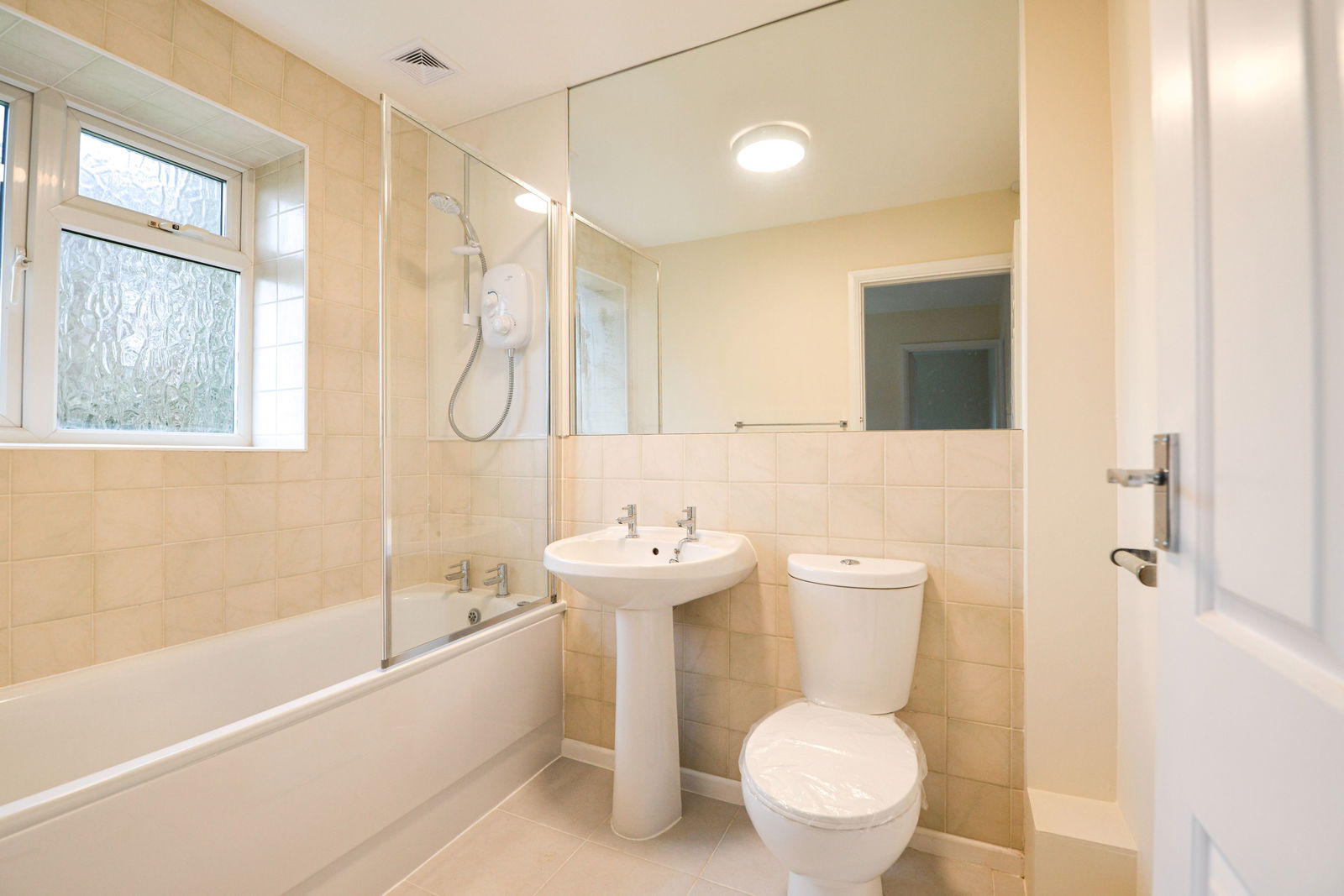 3 bed semi-detached house to rent in Blakes Lane, Leatherhead 11