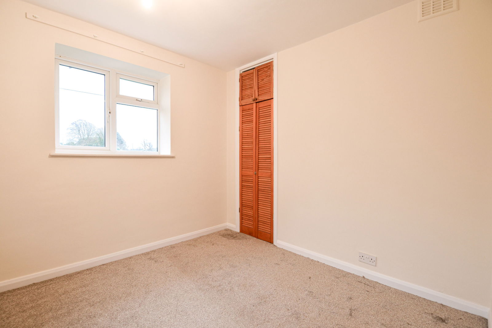 3 bed semi-detached house to rent in Blakes Lane, Leatherhead 14