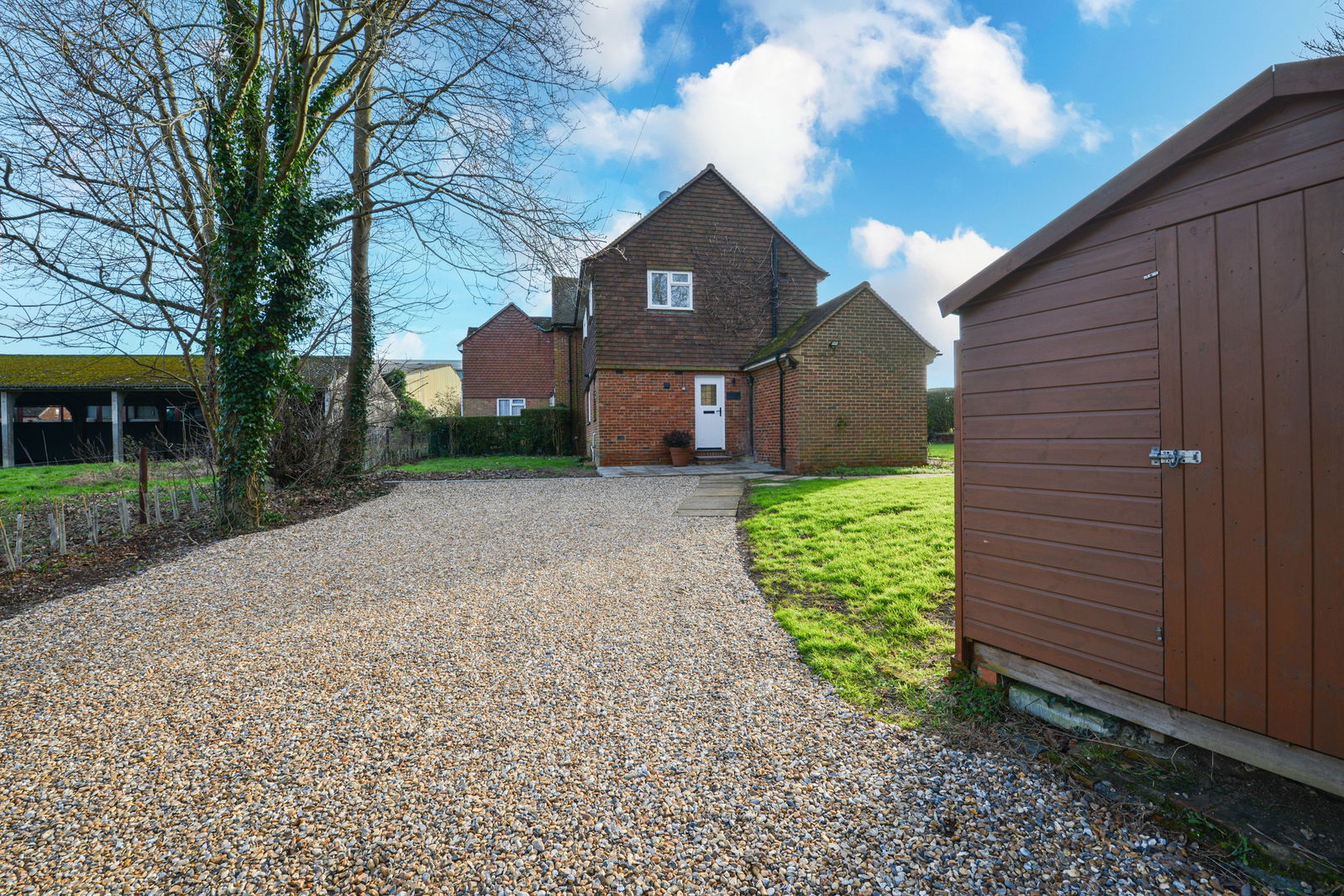 3 bed semi-detached house to rent in Blakes Lane, Leatherhead  - Property Image 2