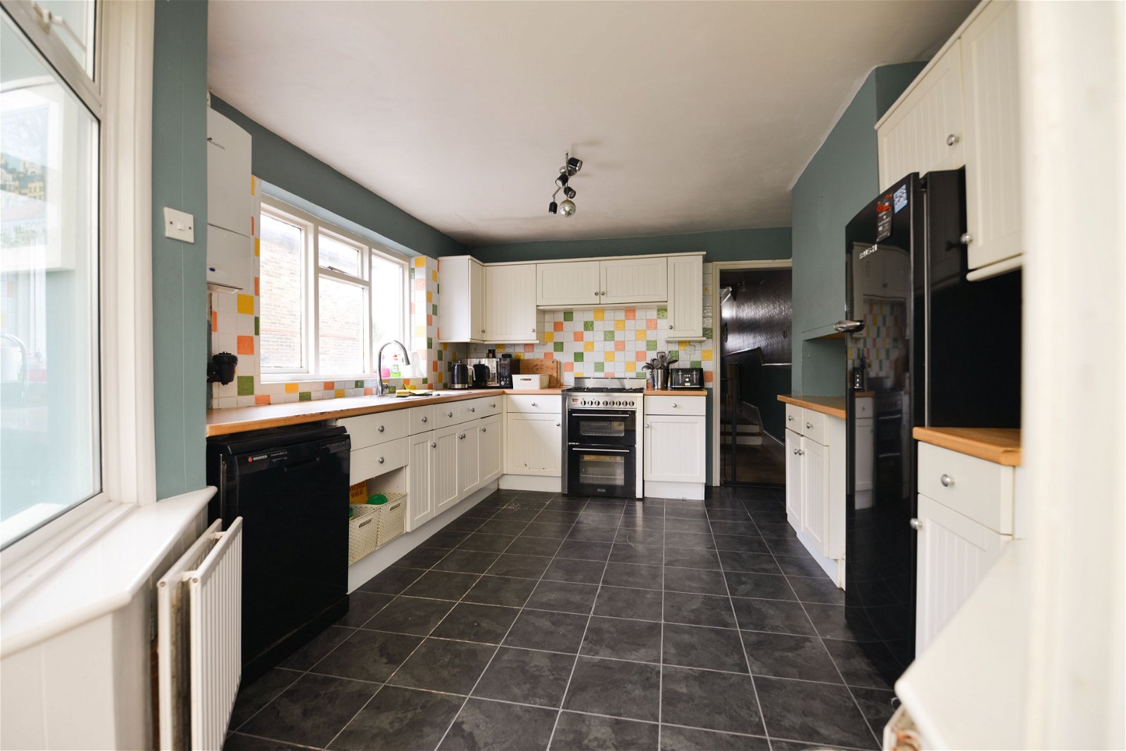 4 bed semi-detached house for sale in Carshalton Road, Carshalton  - Property Image 3