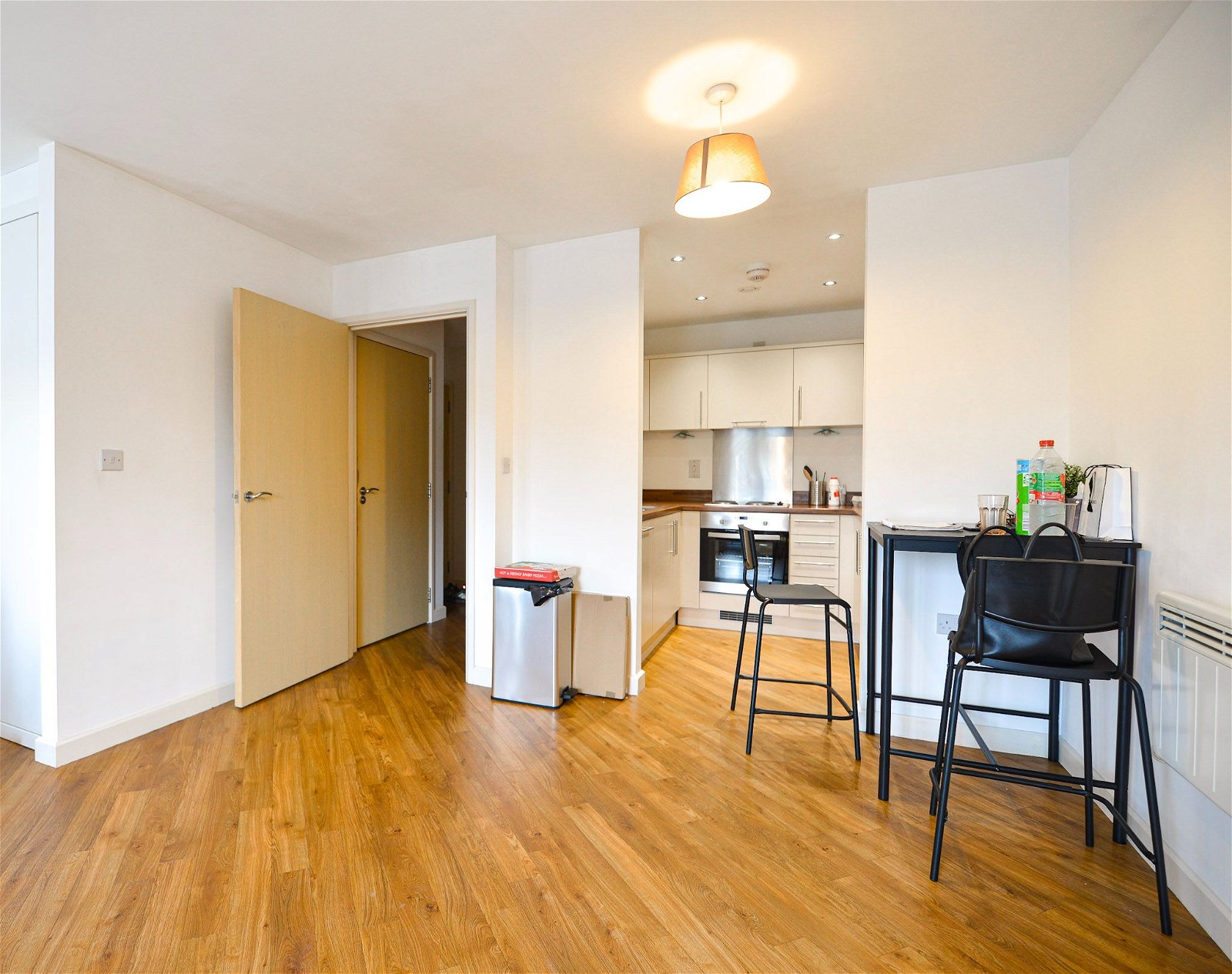 Studio flat for sale in Guildford Road, Woking  - Property Image 2