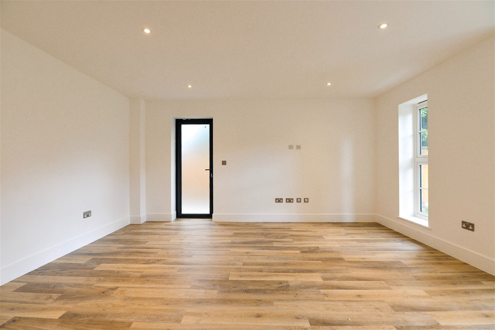 5 bed detached house for sale in Coach Road, Chertsey 16