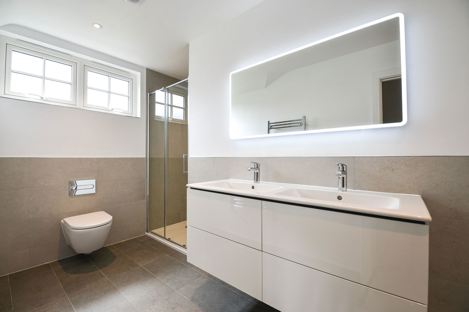 5 bed detached house for sale in Coach Road, Chertsey 9