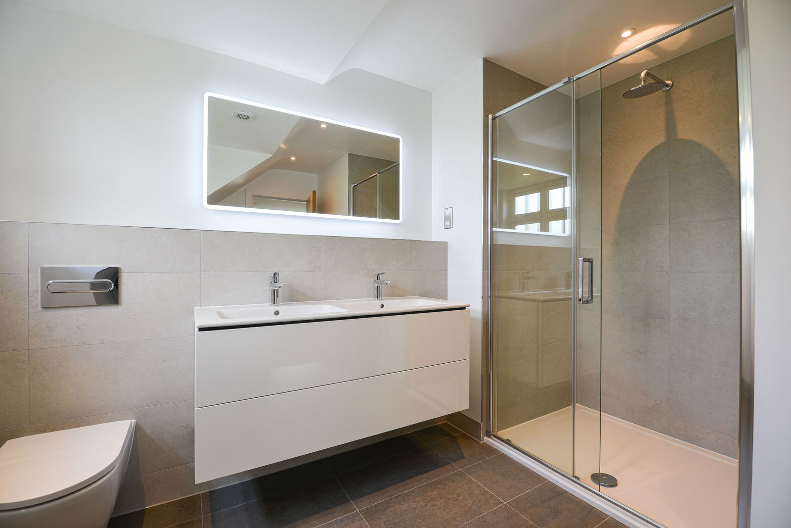 5 bed detached house for sale in Coach Road, Chertsey 21