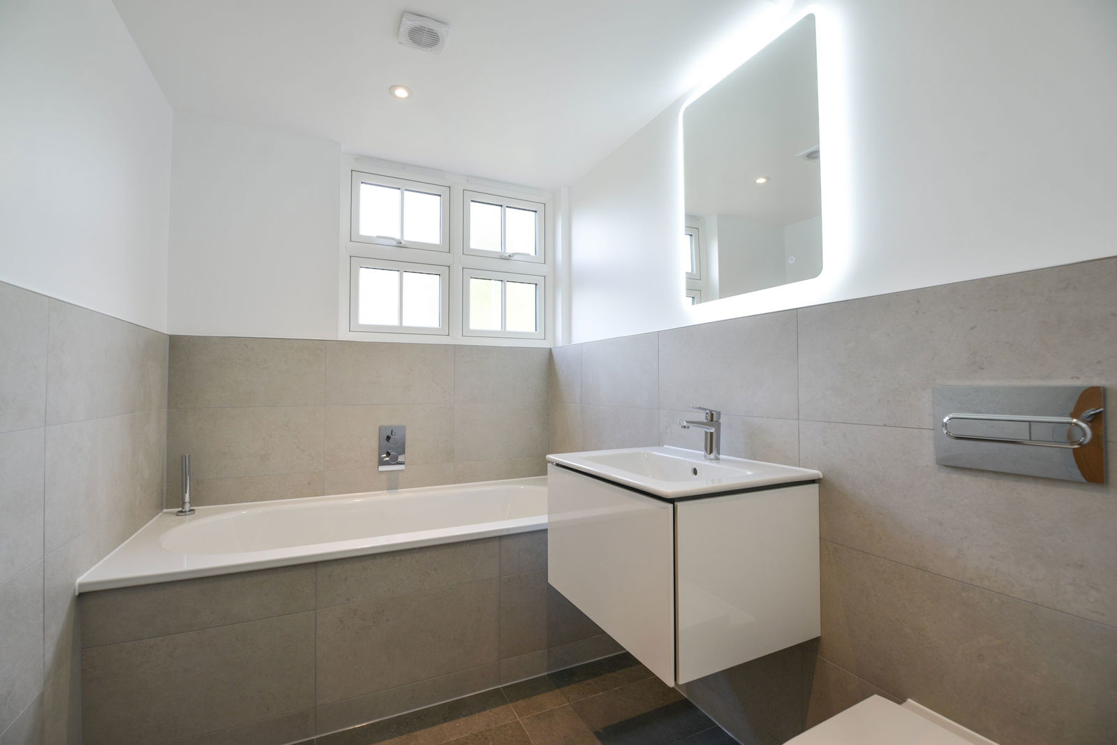 5 bed detached house for sale in Coach Road, Chertsey 24