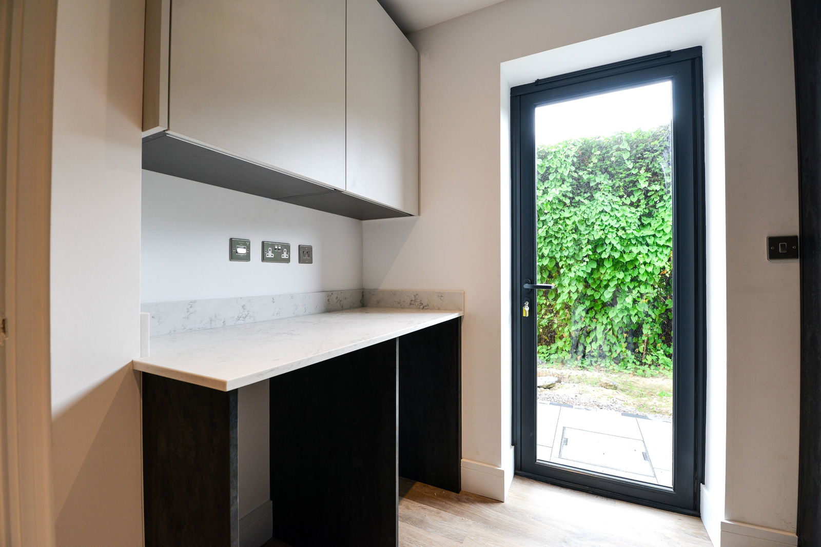 5 bed detached house for sale in Coach Road, Chertsey 26