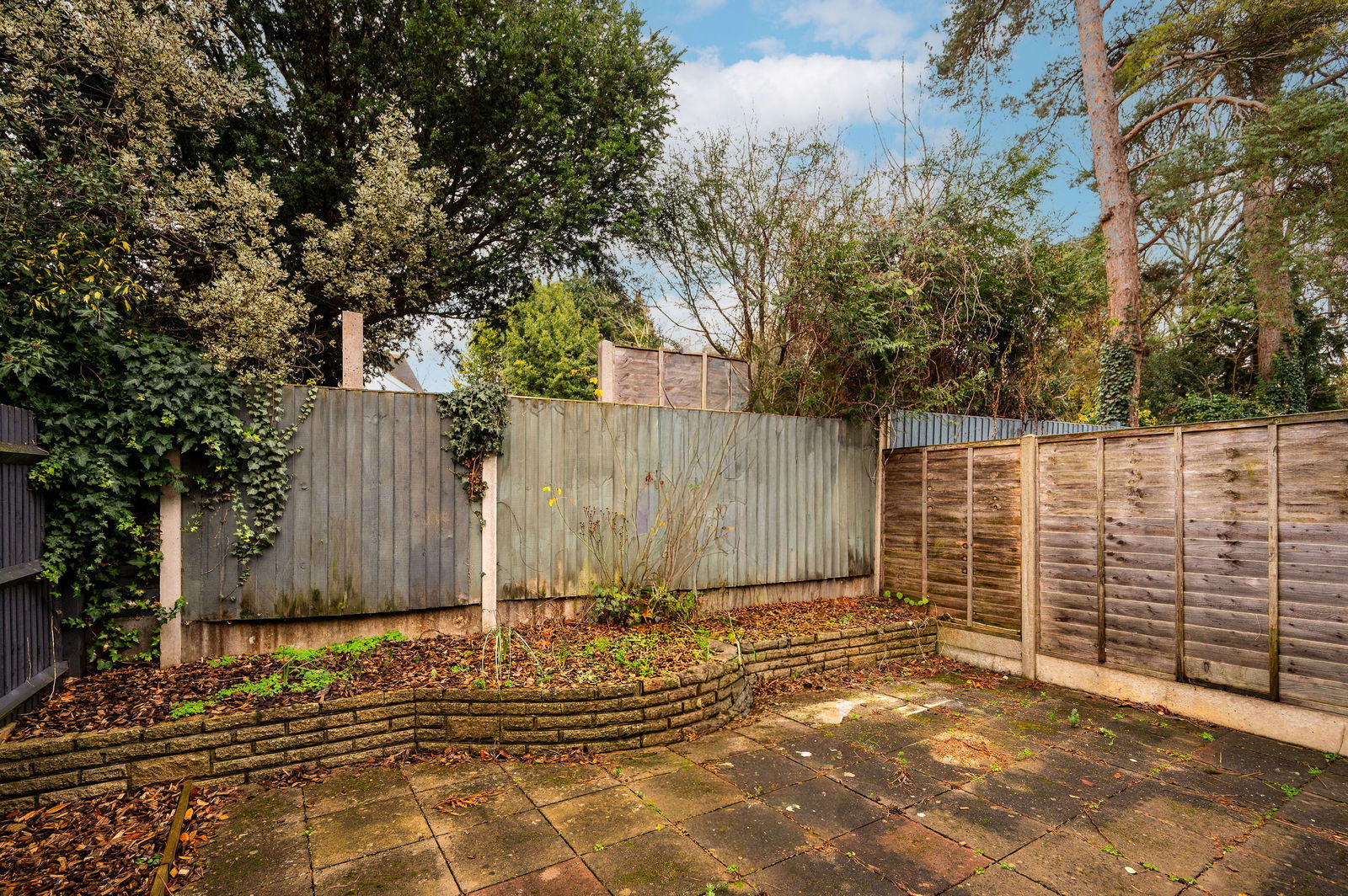 3 bed semi-detached house for sale in The Street, Leatherhead 17