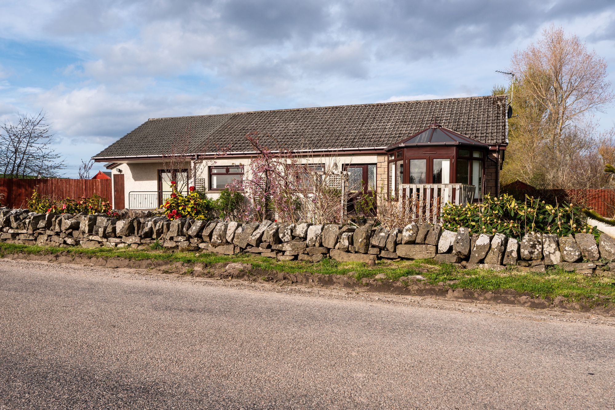 5 bed bungalow for sale in Alves, Elgin  - Property Image 1