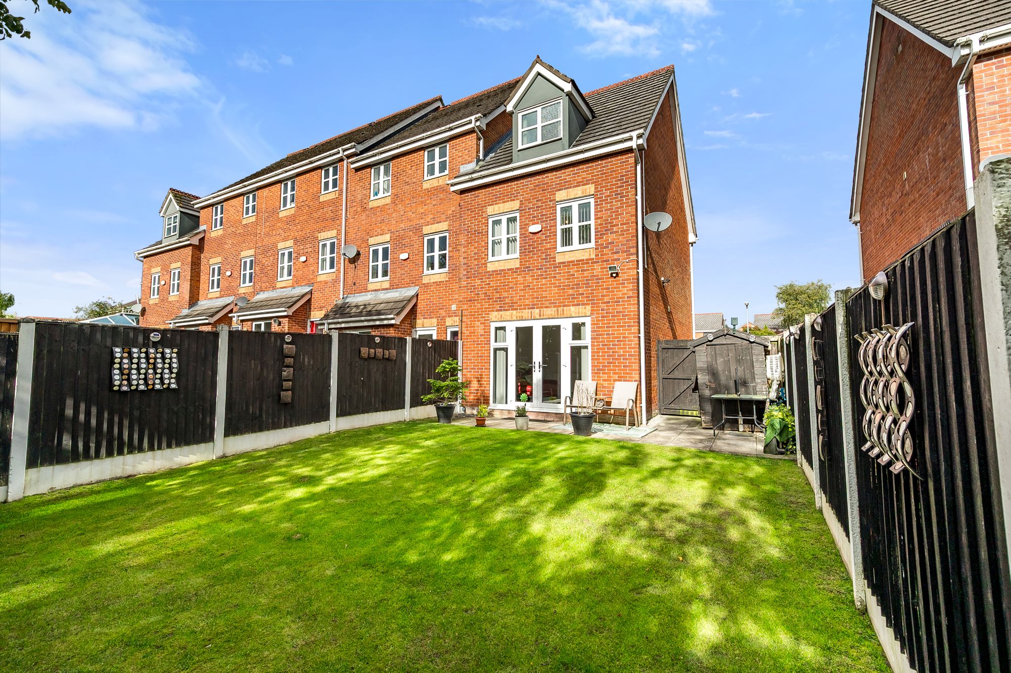 3 bed terraced house for sale in Mulberry Close, Manchester  - Property Image 18