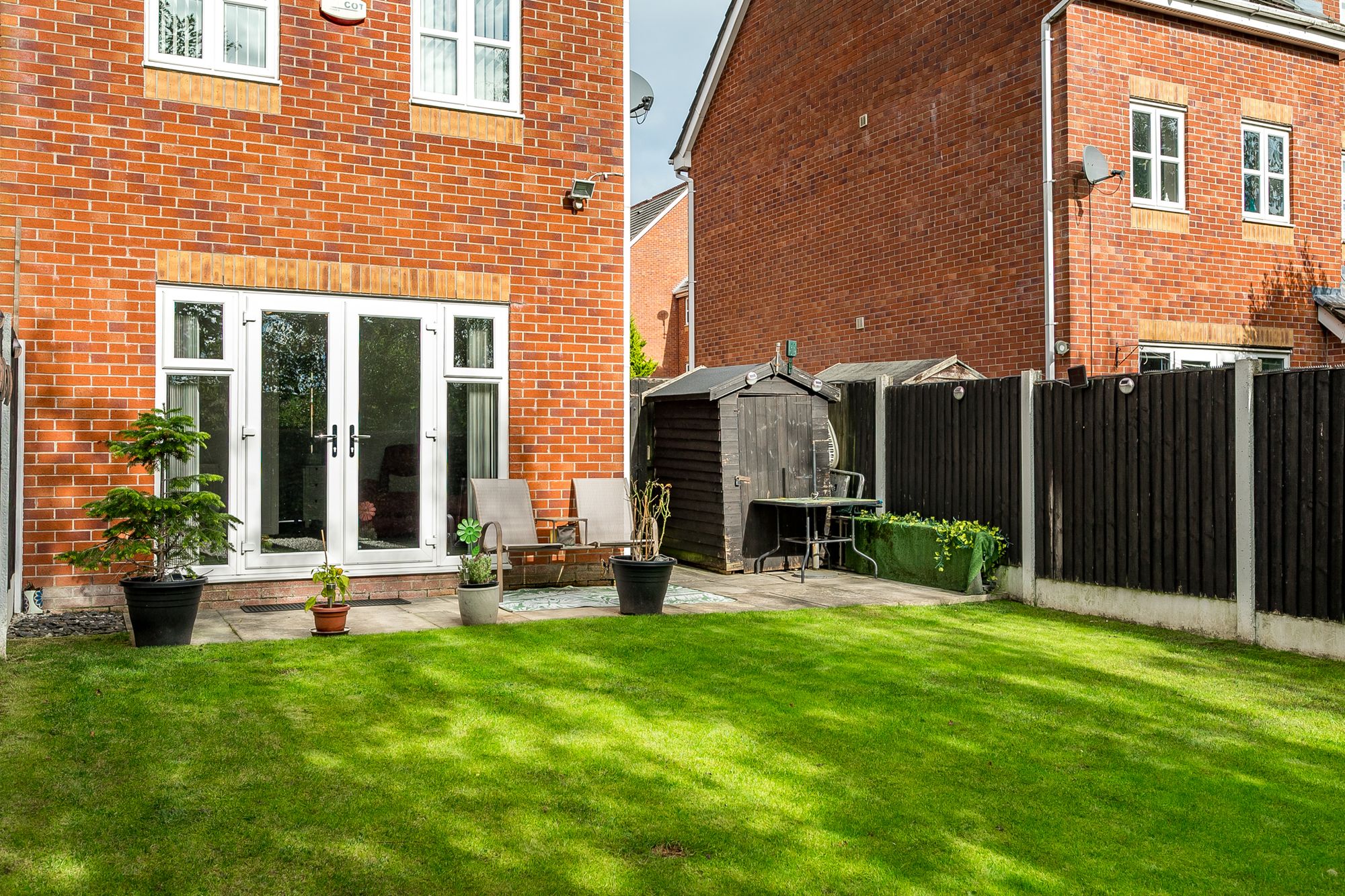 3 bed terraced house for sale in Mulberry Close, Manchester  - Property Image 19