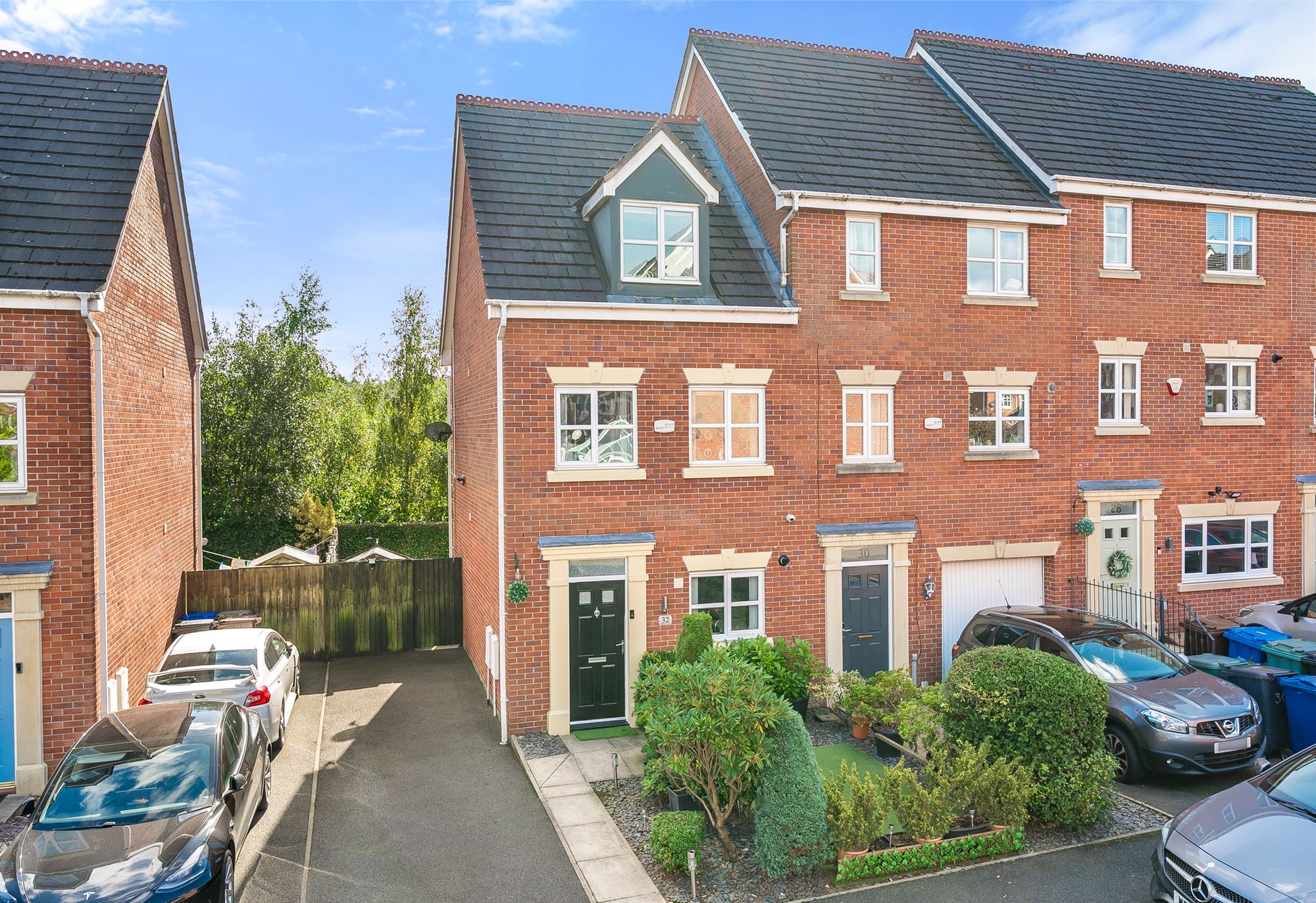 3 bed terraced house for sale in Mulberry Close, Manchester  - Property Image 1