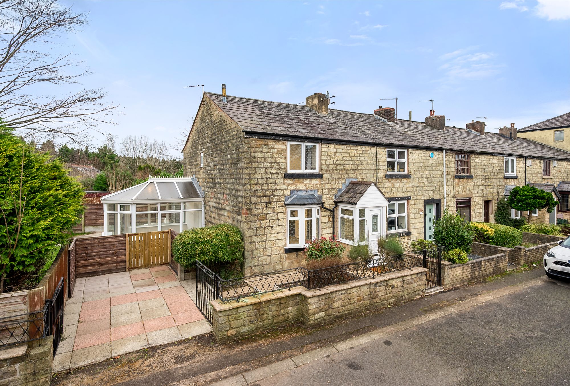 2 bed end of terrace house for sale in Dove Bank Road, Bolton  - Property Image 1