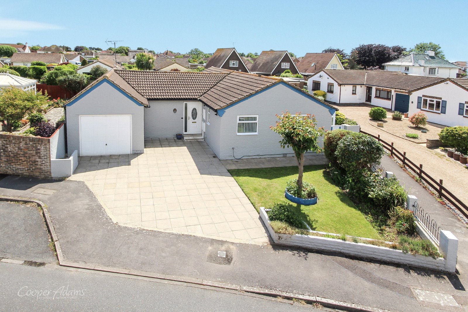 4 bed bungalow for sale in Lavinia Way, East Preston  - Property Image 1