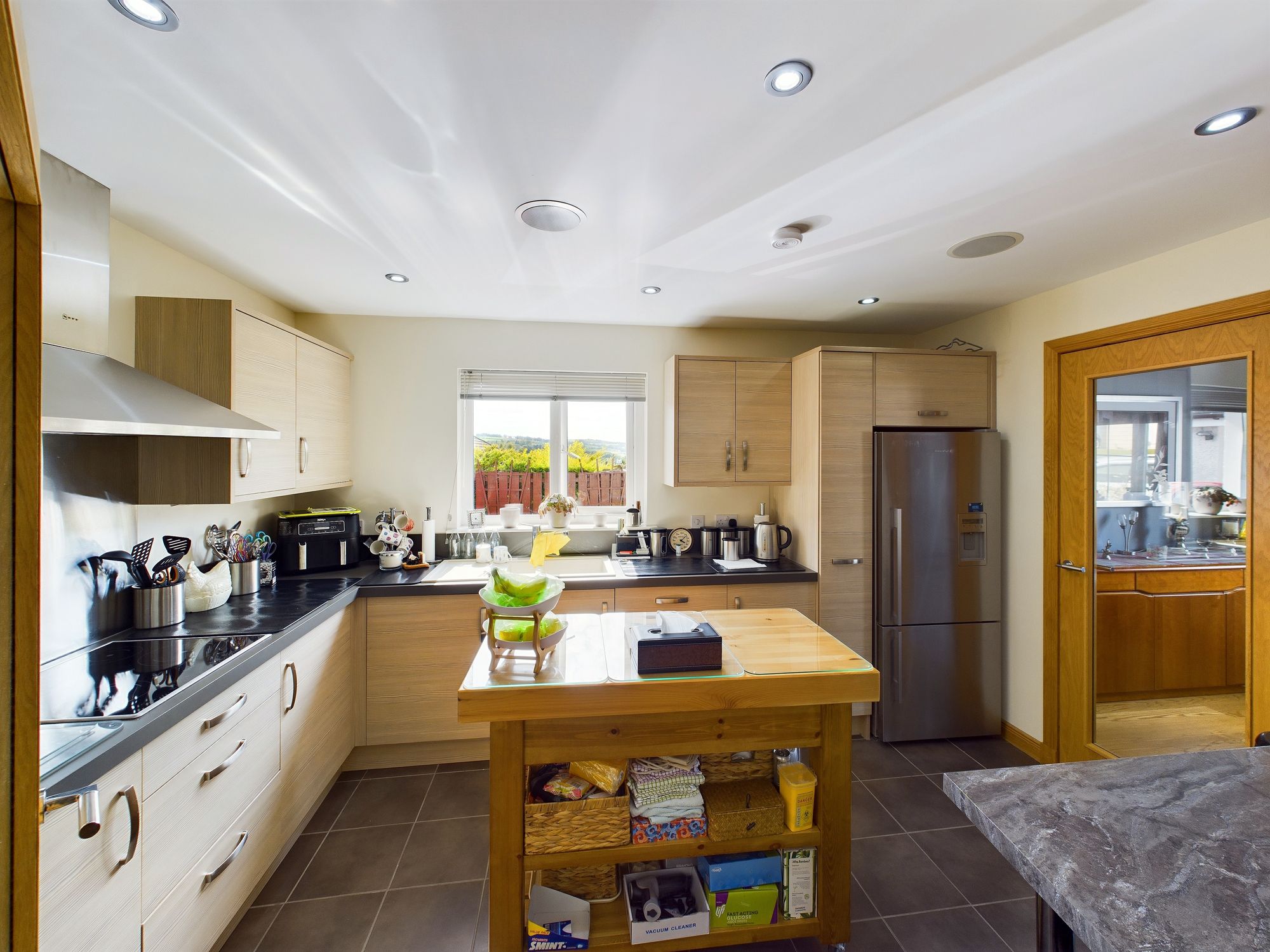 3 bed bungalow for sale in Lockhart Avenue, Lanark  - Property Image 4