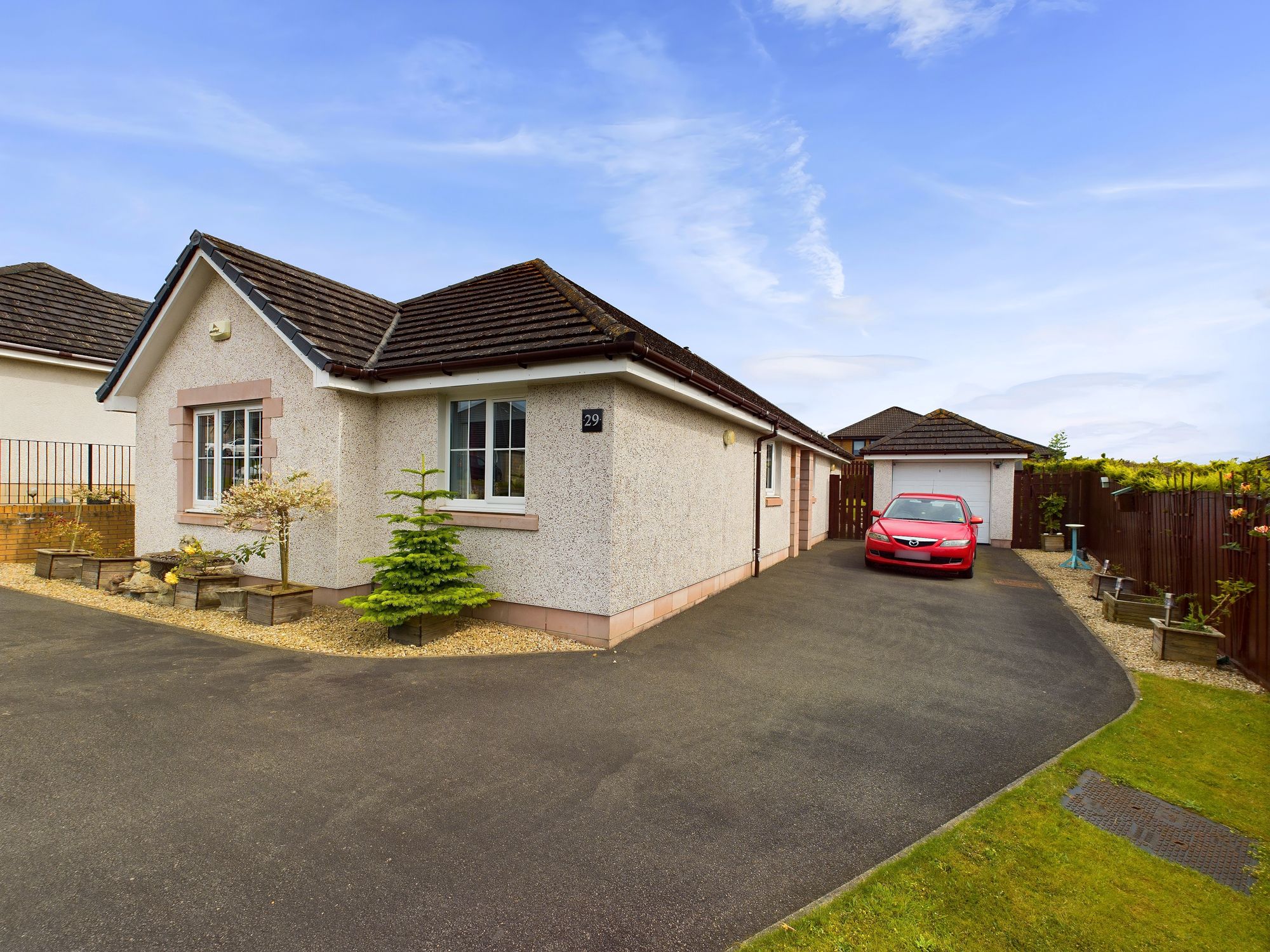 3 bed bungalow for sale in Lockhart Avenue, Lanark 1