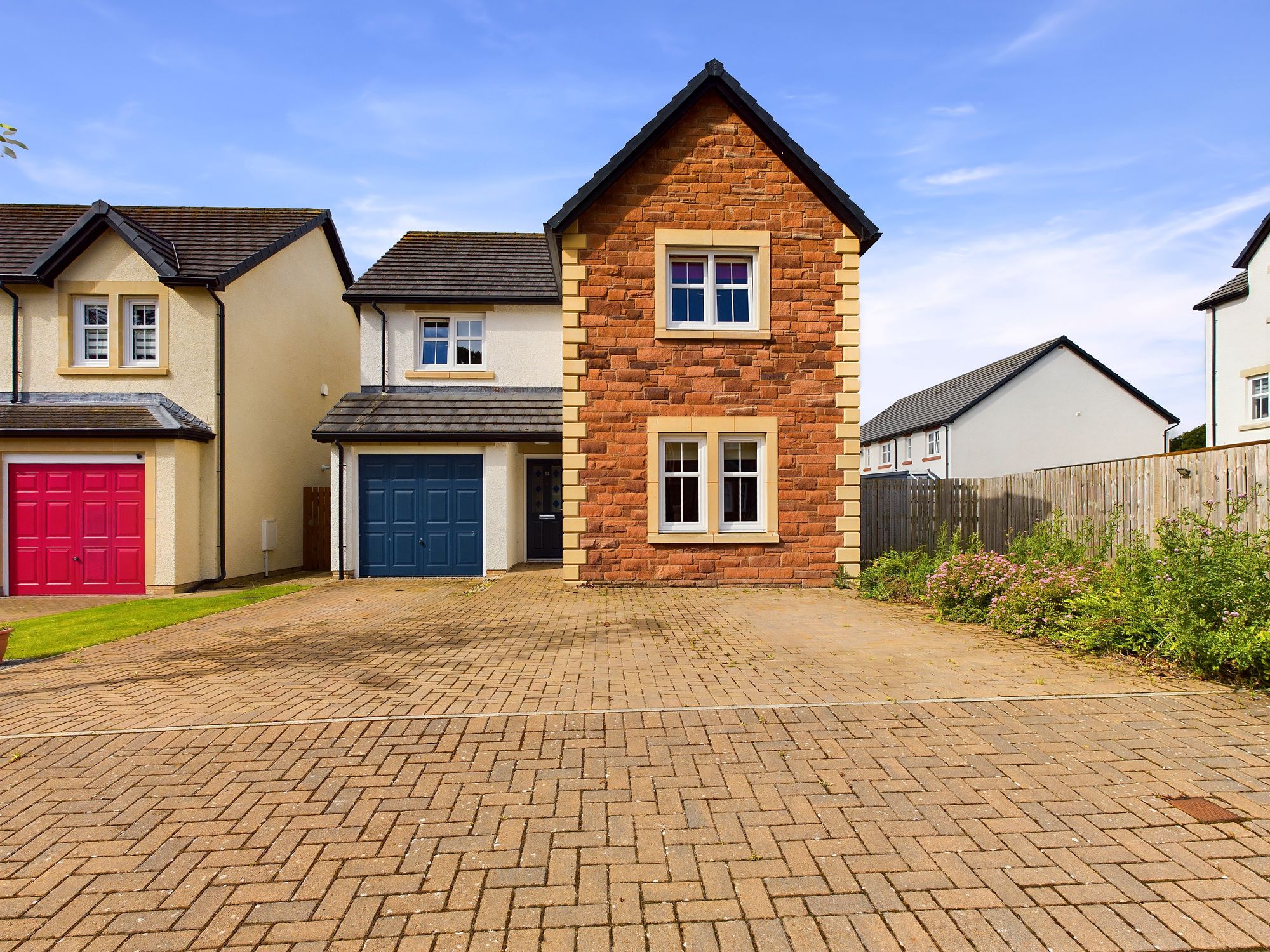 4 bed house for sale in Elphinstone Crescent, Biggar  - Property Image 1