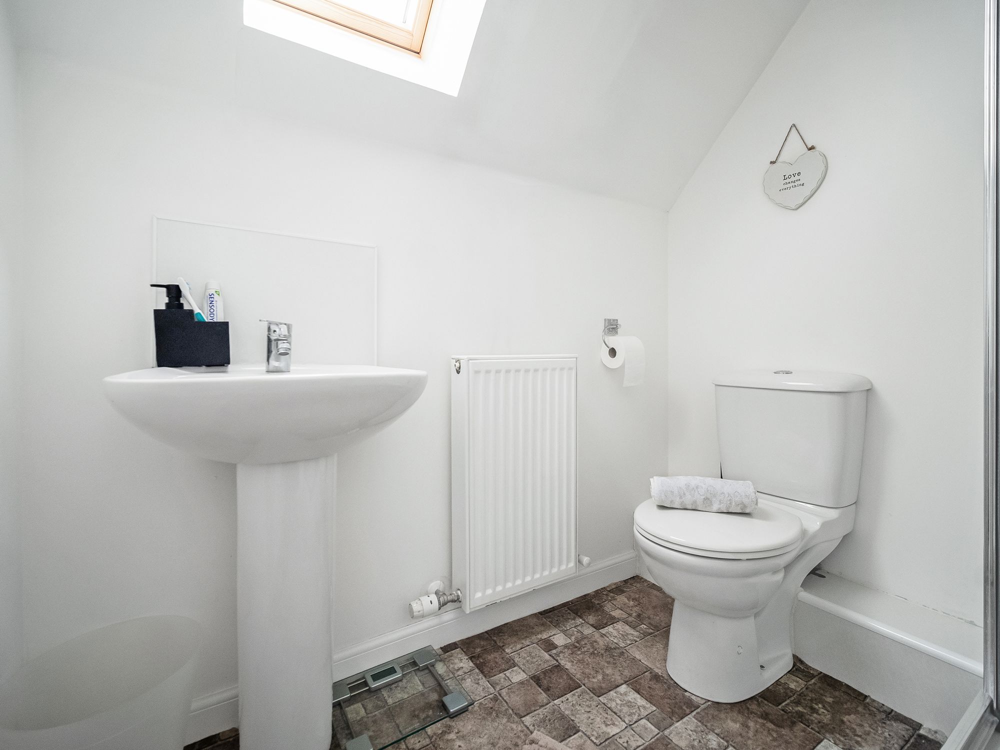 4 bed for sale in Meadowhead Road, Airdrie  - Property Image 34