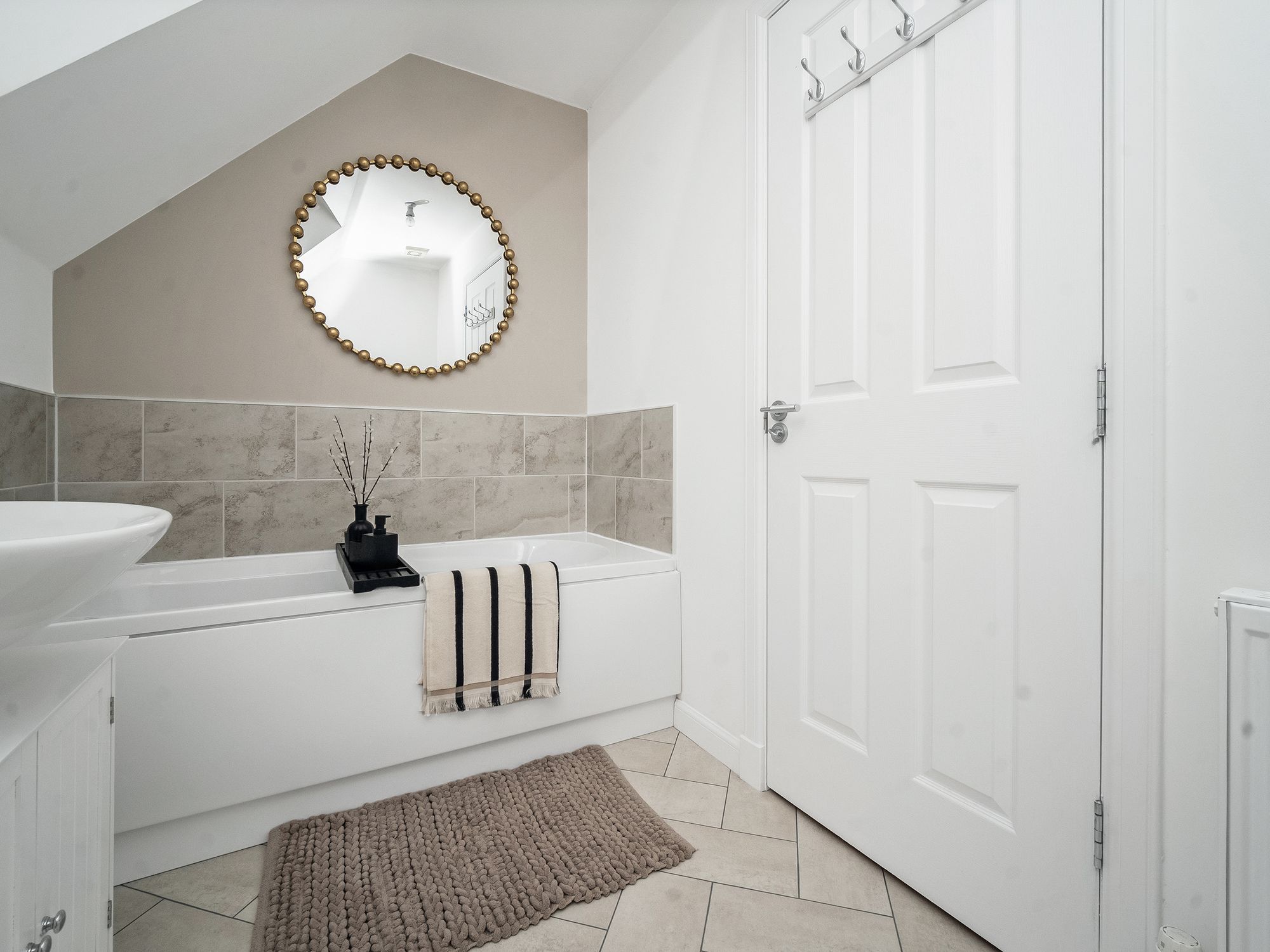 4 bed for sale in Meadowhead Road, Airdrie  - Property Image 33