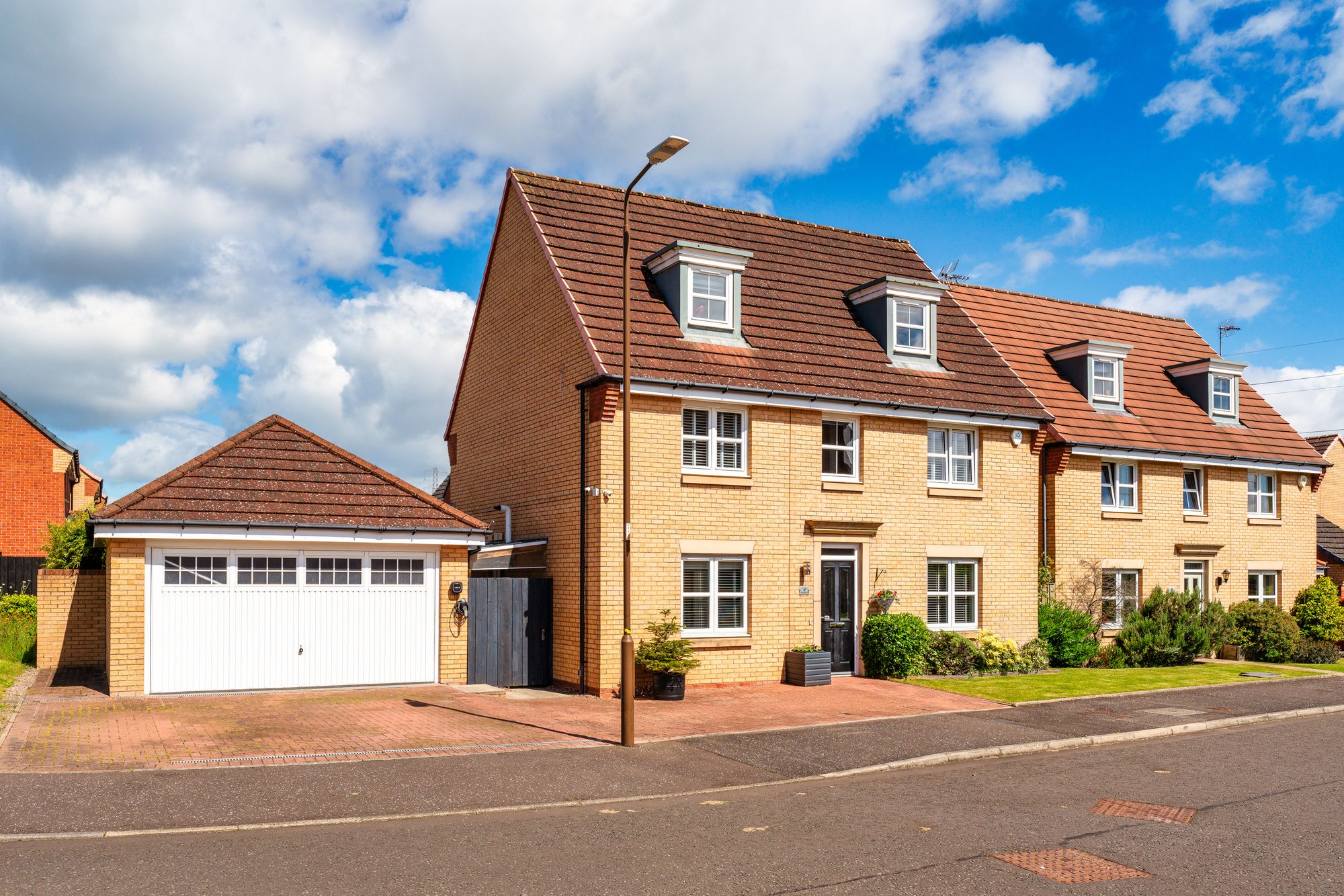 5 bed house for sale in Innerdouny Drive, Falkirk  - Property Image 1