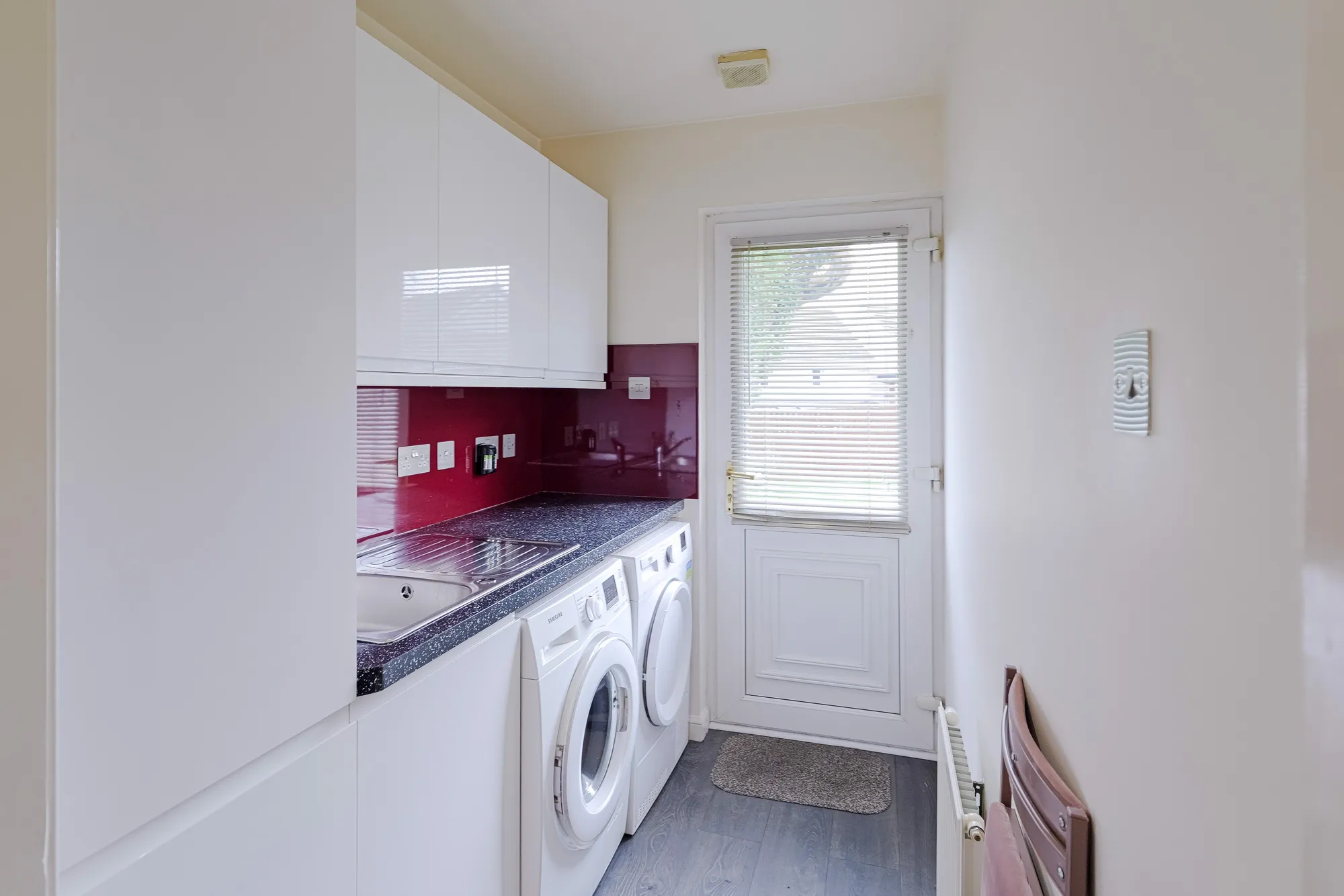 3 bed for sale in Carrongrange Avenue, Larbert  - Property Image 5