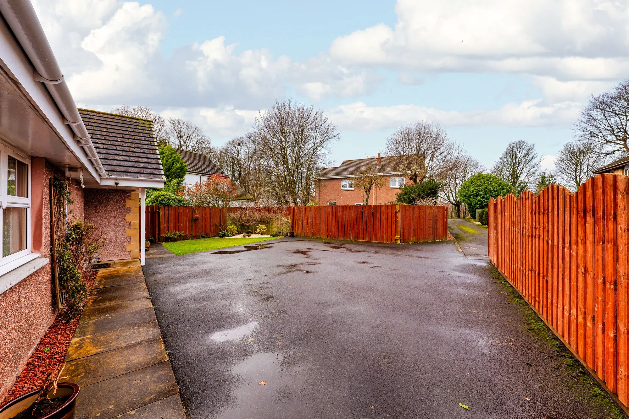 3 bed for sale in Carrongrange Avenue, Larbert  - Property Image 14