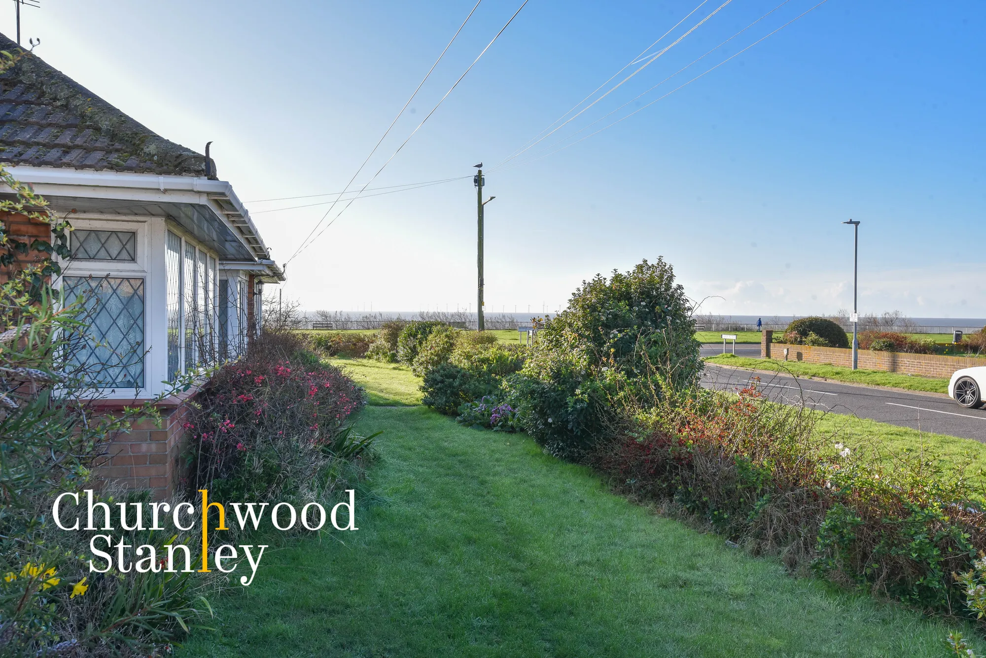 3 bed detached bungalow for sale in Marine Parade East, Clacton-On-Sea  - Property Image 4
