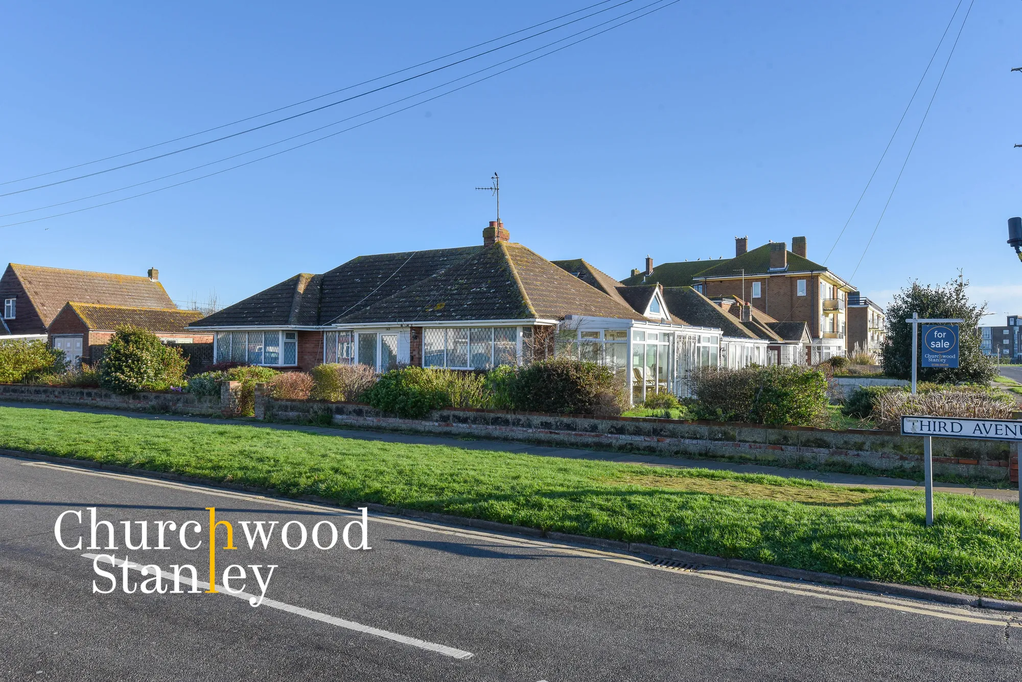 3 bed detached bungalow for sale in Marine Parade East, Clacton-On-Sea  - Property Image 1