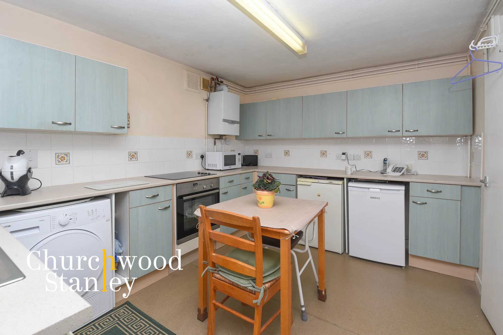 2 bed ground floor flat for sale in Colchester Road, Colchester  - Property Image 4