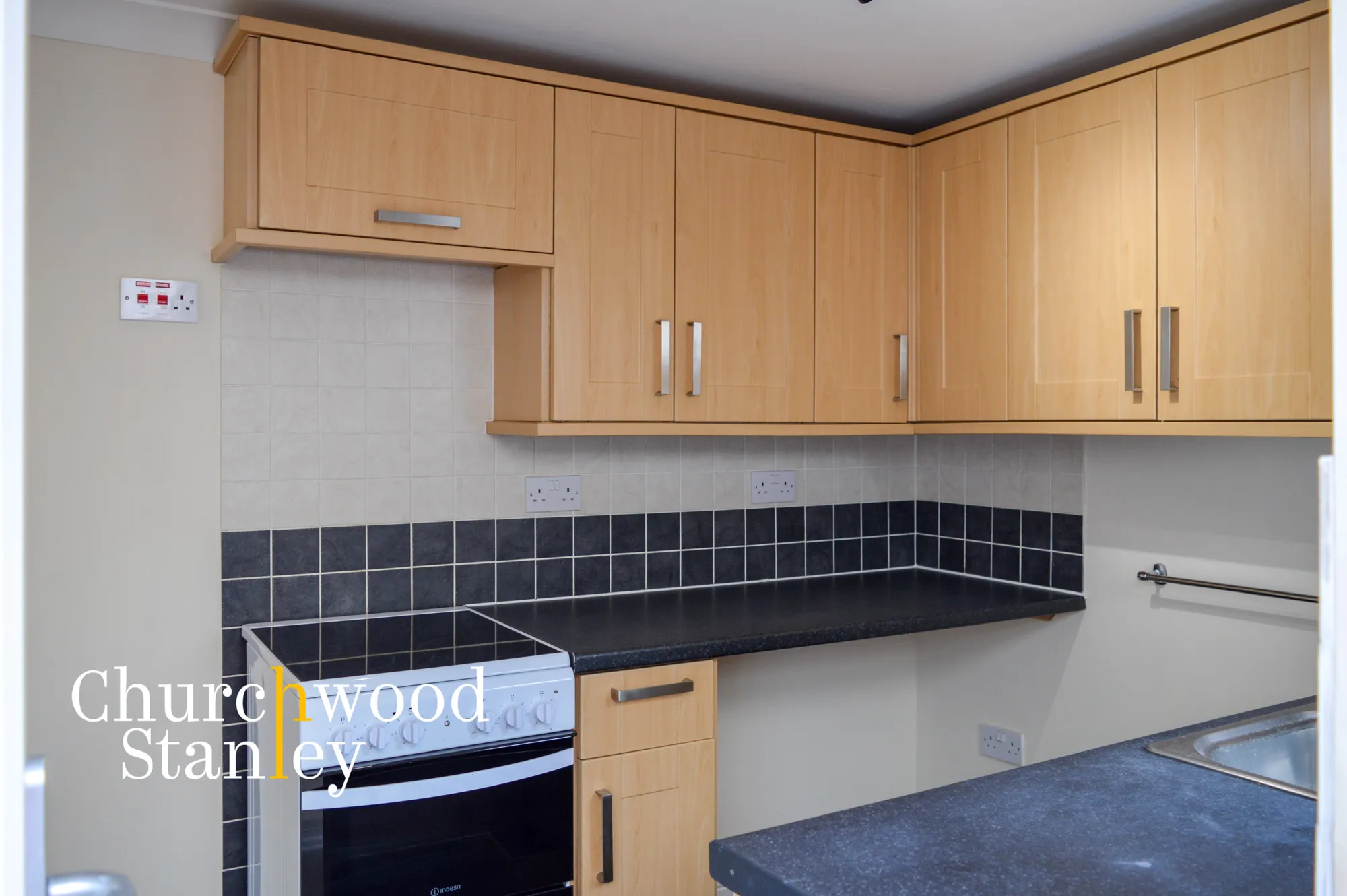 2 bed mid-terraced house to rent in Manor Road, Harwich  - Property Image 5