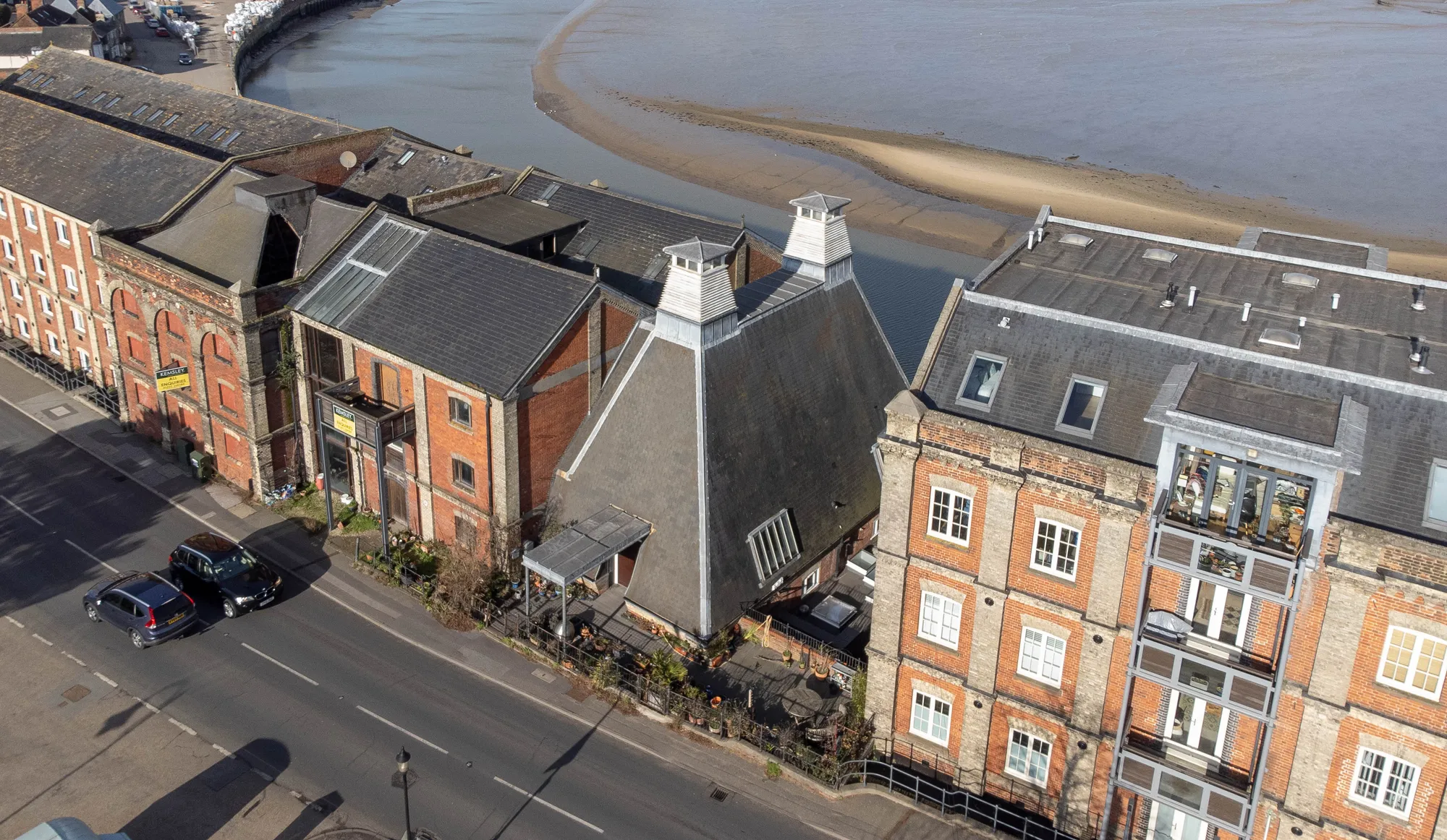 2 bed apartment to rent in High Street, Manningtree  - Property Image 2