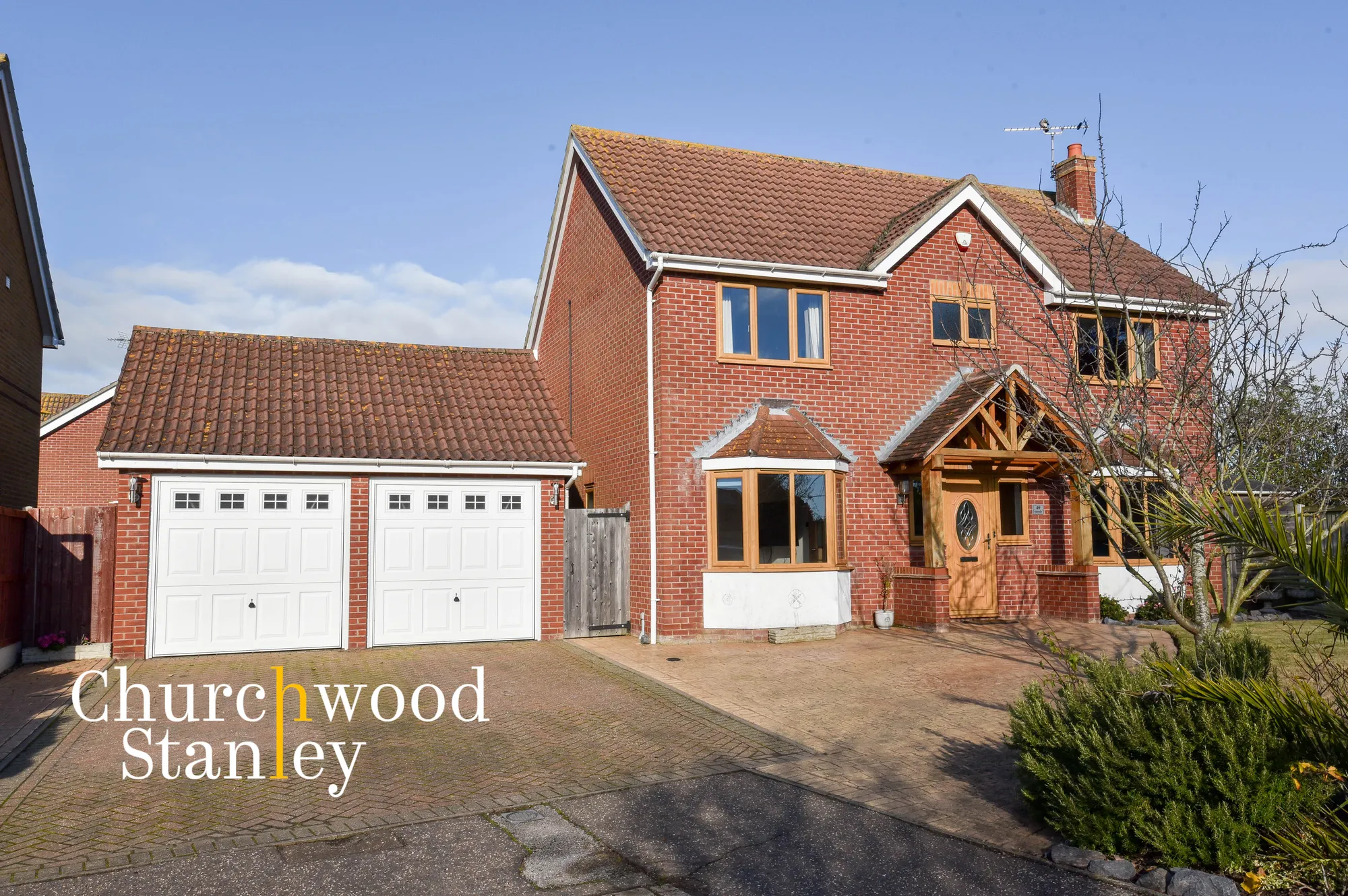 4 bed detached house for sale in Oakridge, Harwich - Property Image 1