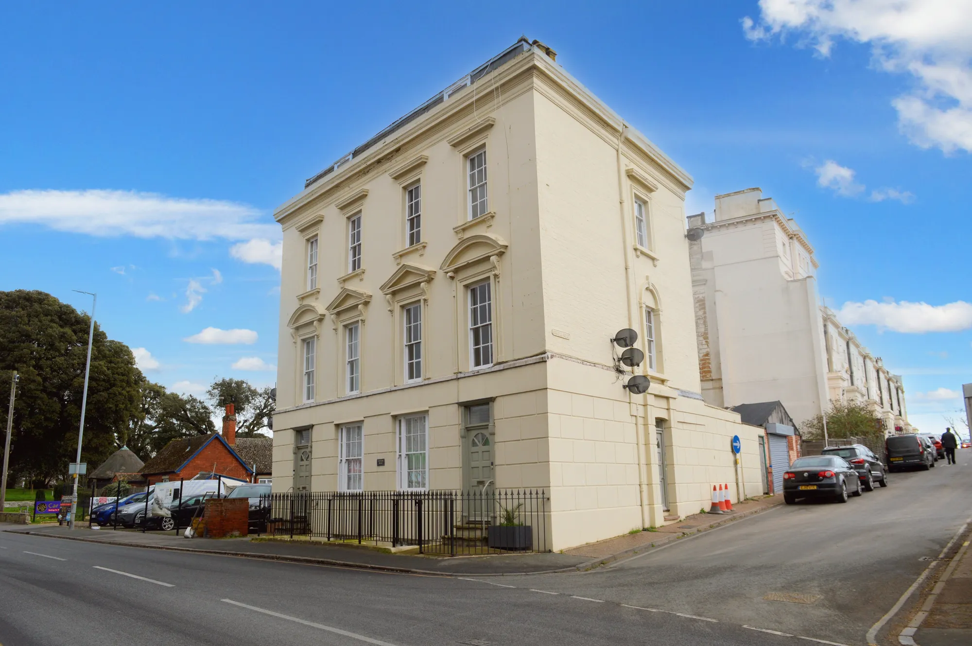 2 bed flat to rent in High Street, Harwich  - Property Image 1